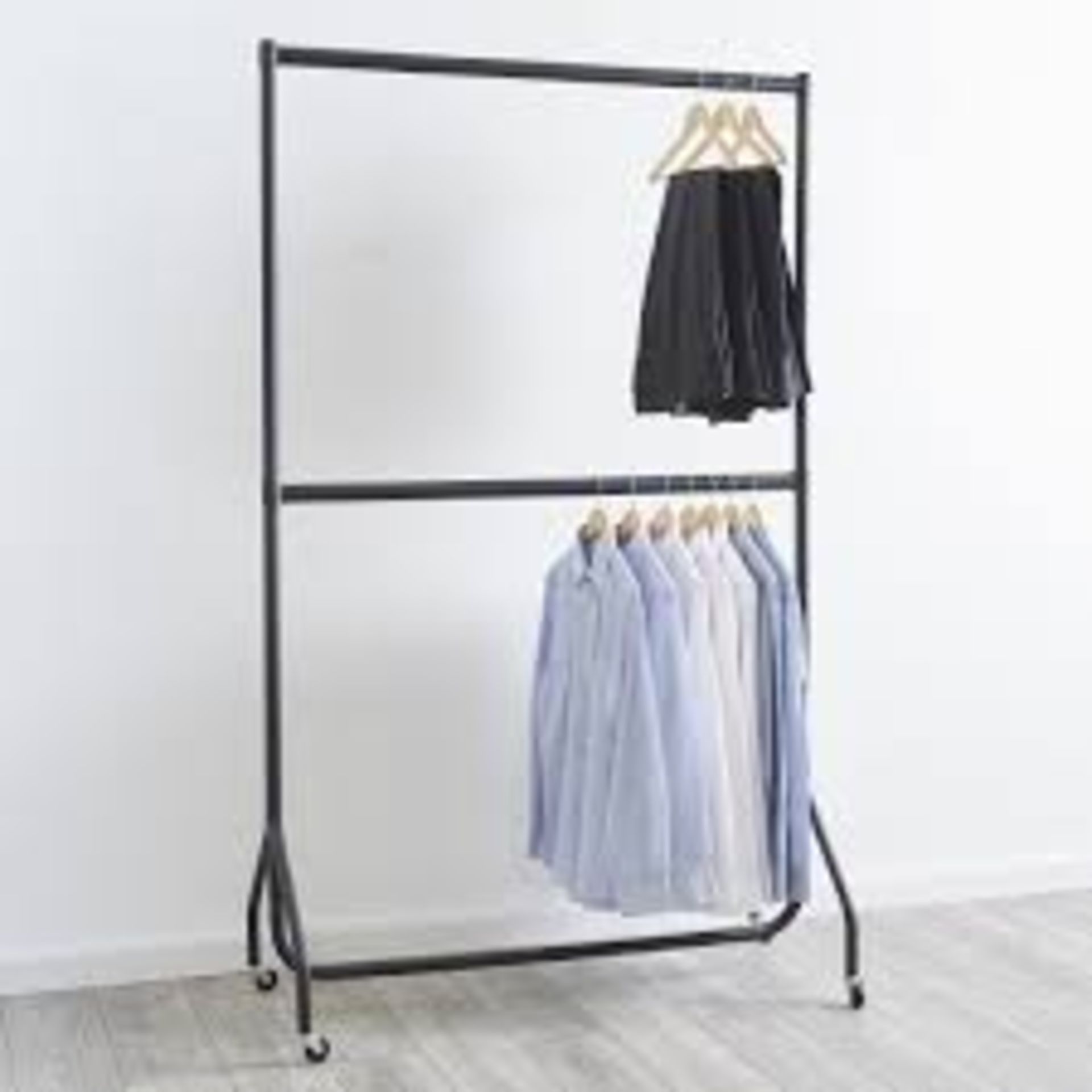 Boxed 4ft Heavy Duty 2 Tier Clothes Rail RRP £60 (17902) Appraisals Available Upon Request)