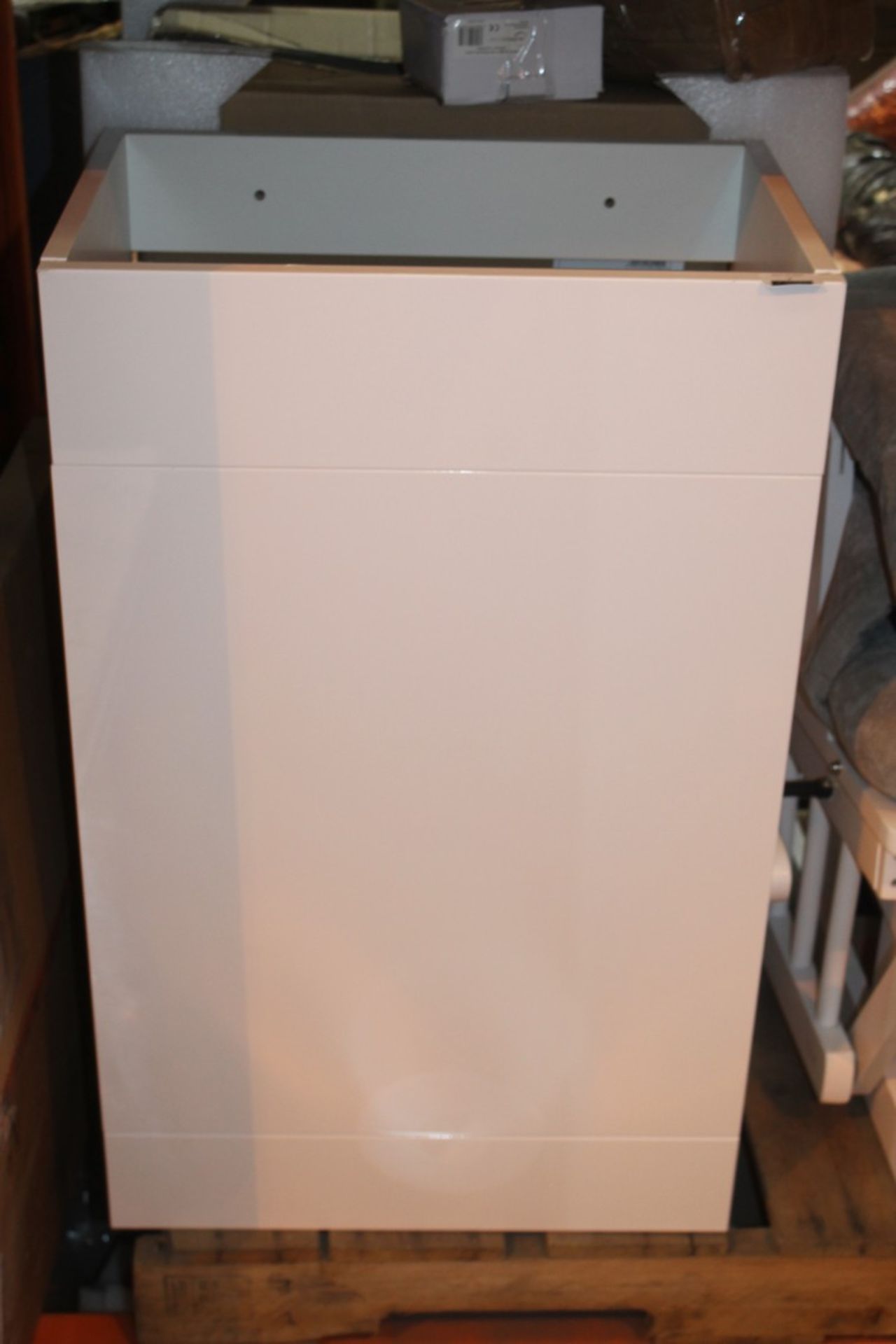 Gloss White WC Concealed Cistern Unit RRP £100 (Appraisals Available Upon Request)