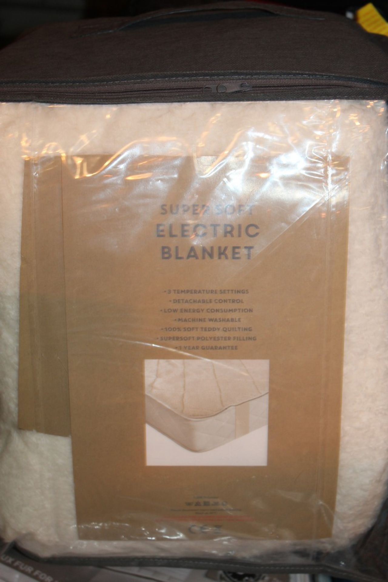 Lot to Contain 3 Super Soft King Size Electric Bla