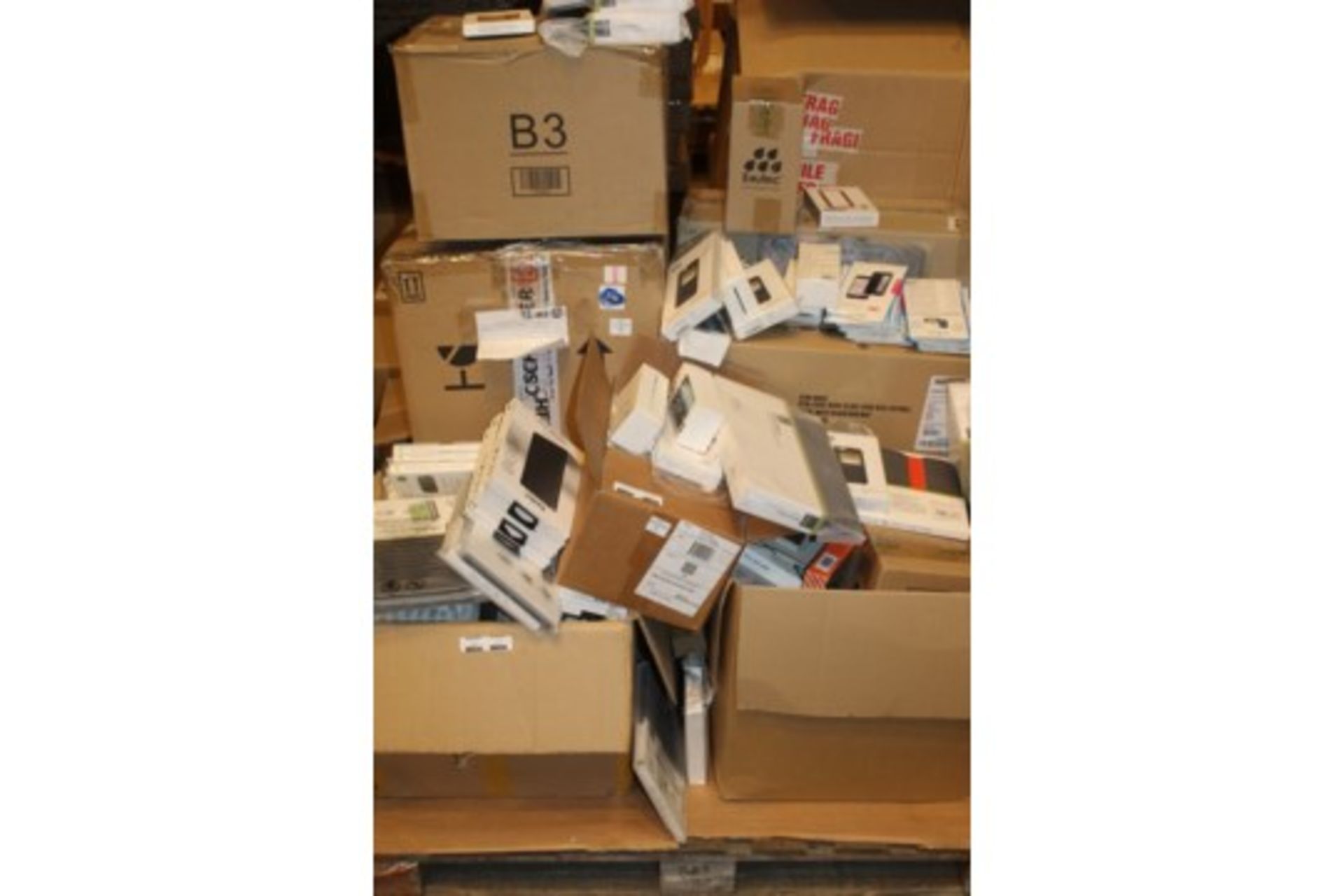 Pallet To Contain A Vast Quantity Of Brand New Assorted Mobile Phone And Tech Accessories Perfect - Image 3 of 4