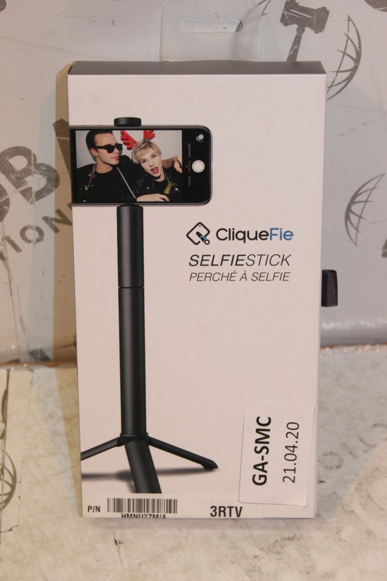 Lot To Contain 4 Cliquefie Selfie Sticks RRP £200 (Appraisals Available Upon Request)(Pictures For