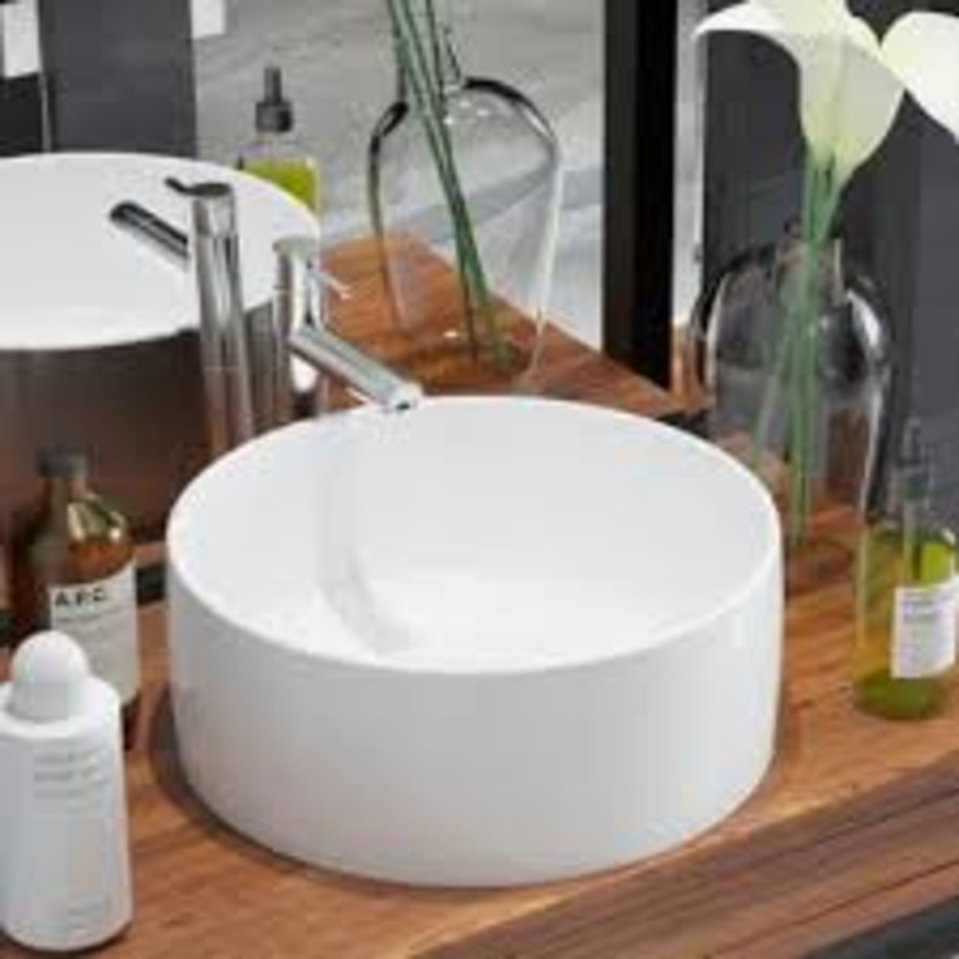 Boxed Veder XL Round White Basin RRP £55 (19374) (APPRAISALS AVAILABLE UPON REQUEST) (PICTURES FOR