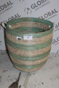 Wicker Lidded Laundry Basket RRP £80 (Pictures Are For Illustration Purposes Only) (Appraisals