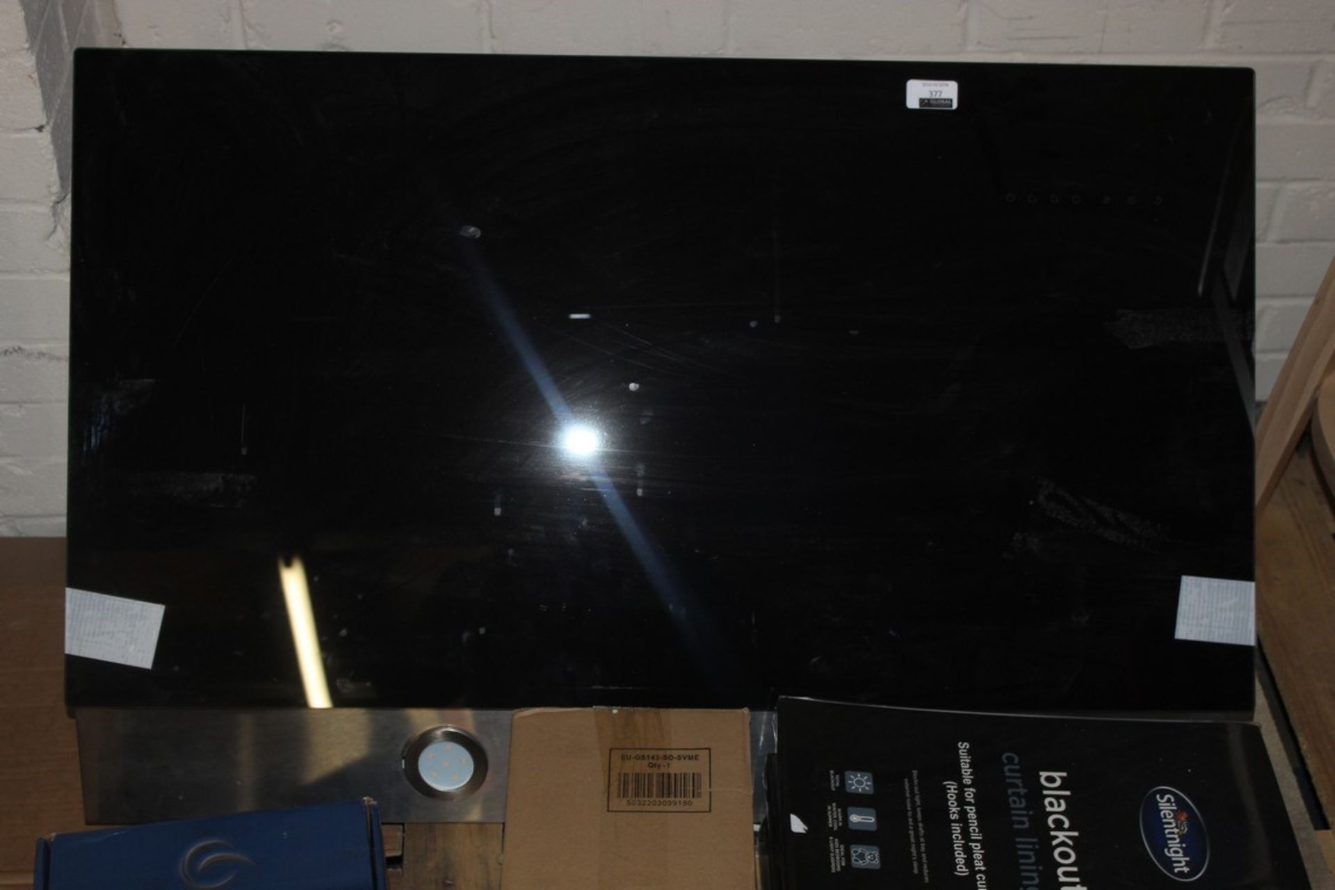 Black & Stainless Steel 90cm Angled Glass Cooker Hood With LED Lighting RRP £190 (Pictures Are For