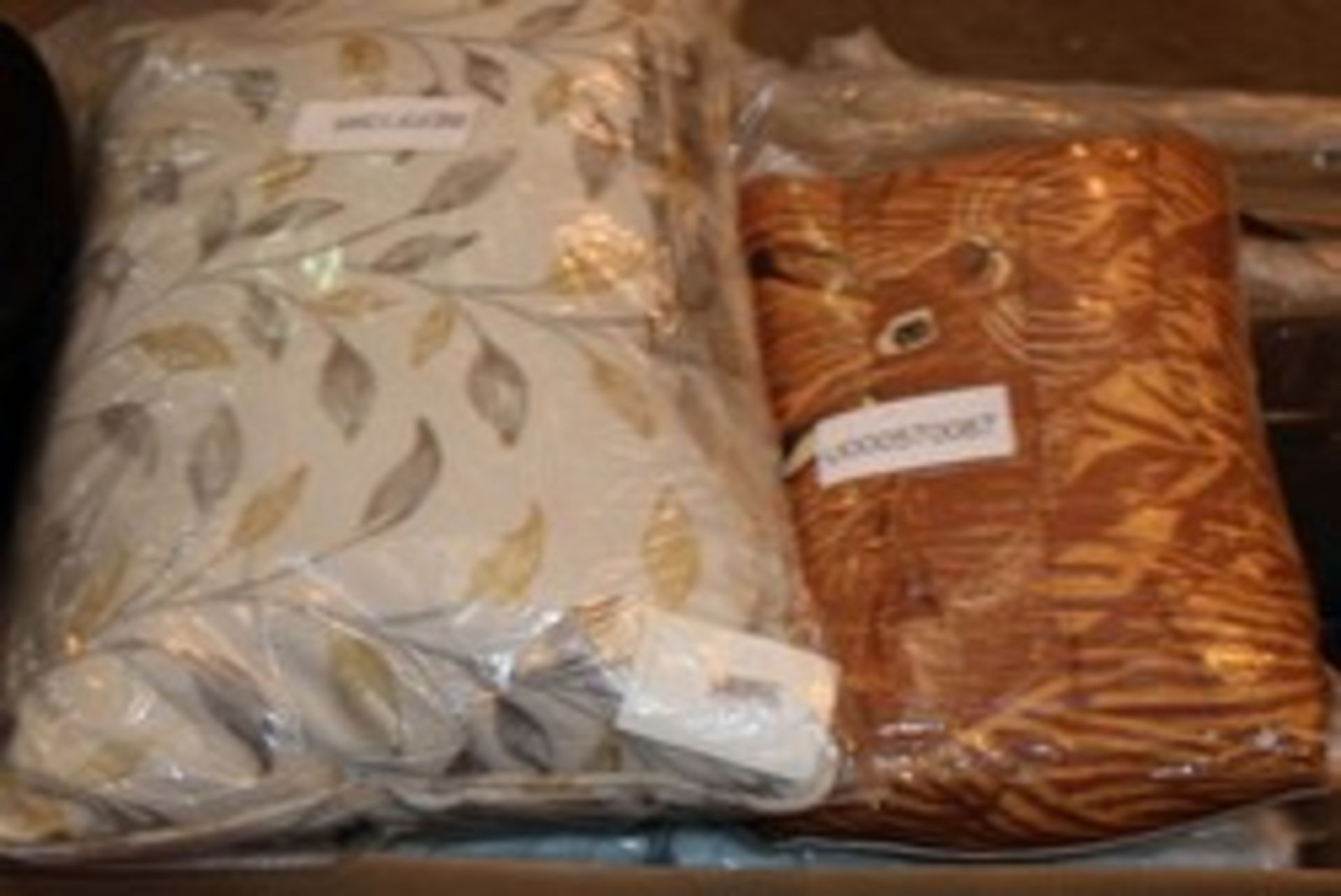 Assorted Uncovered Square Scatter Cushions & Rectangular Scatter Cushions RRP £20 Each (12550) (