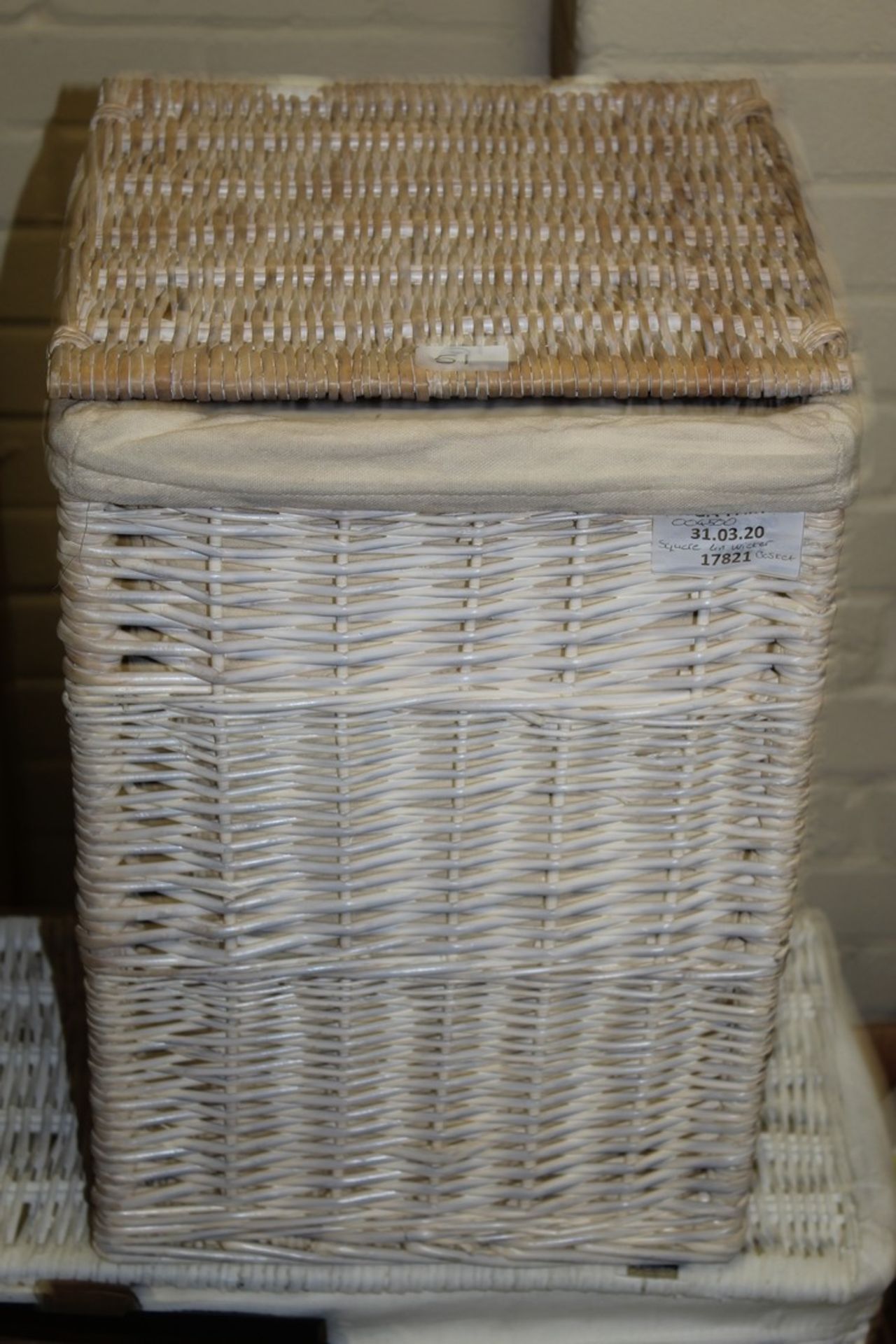 Lot To Contain 2 Assorted Wicker Moses Basket Combined RRP £95 (17821) (Pictures Are For