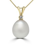 Pearl and Diamond Pendant With 9ct Yellow Gold Chain RRP £209