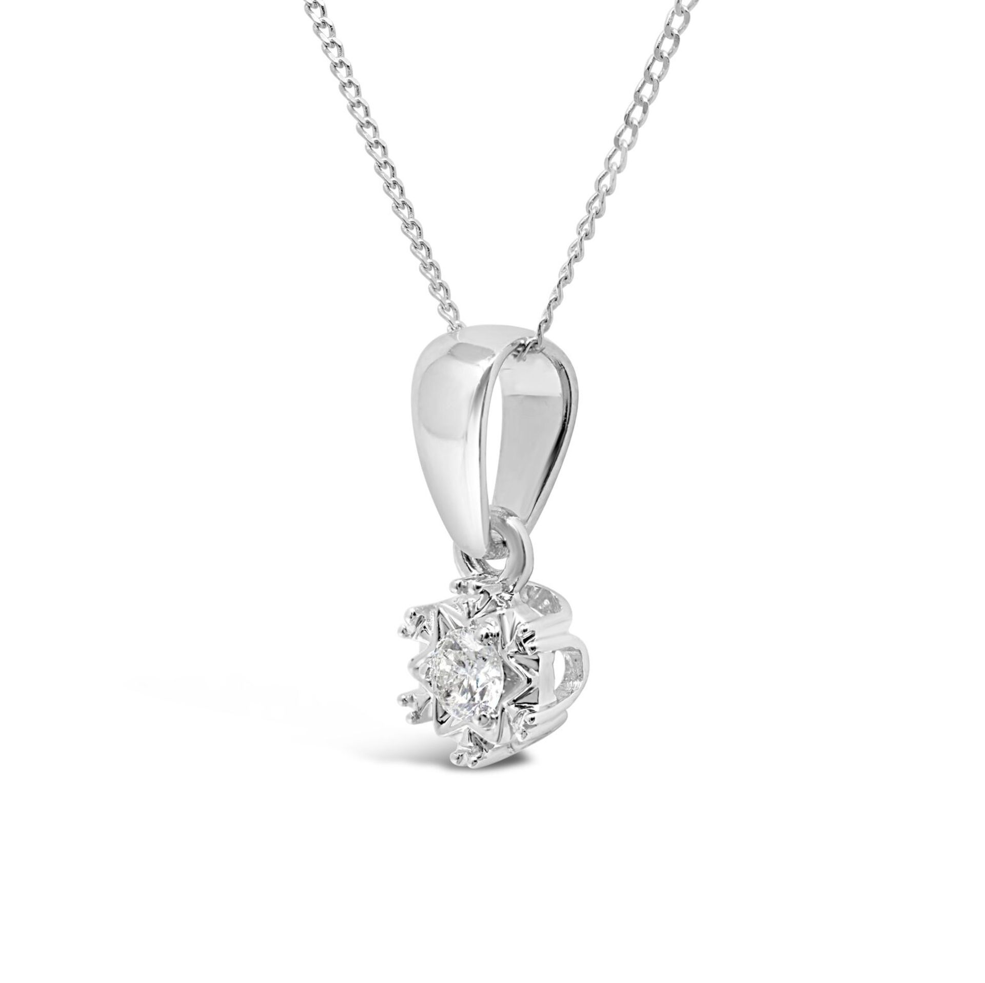 White 9ct Gold Diamond Necklace With Detailed Setting And Bright Diamonds RRP £335