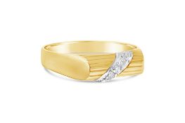 9ct Yellow Gold Diamond Ring RRP £615 Size N