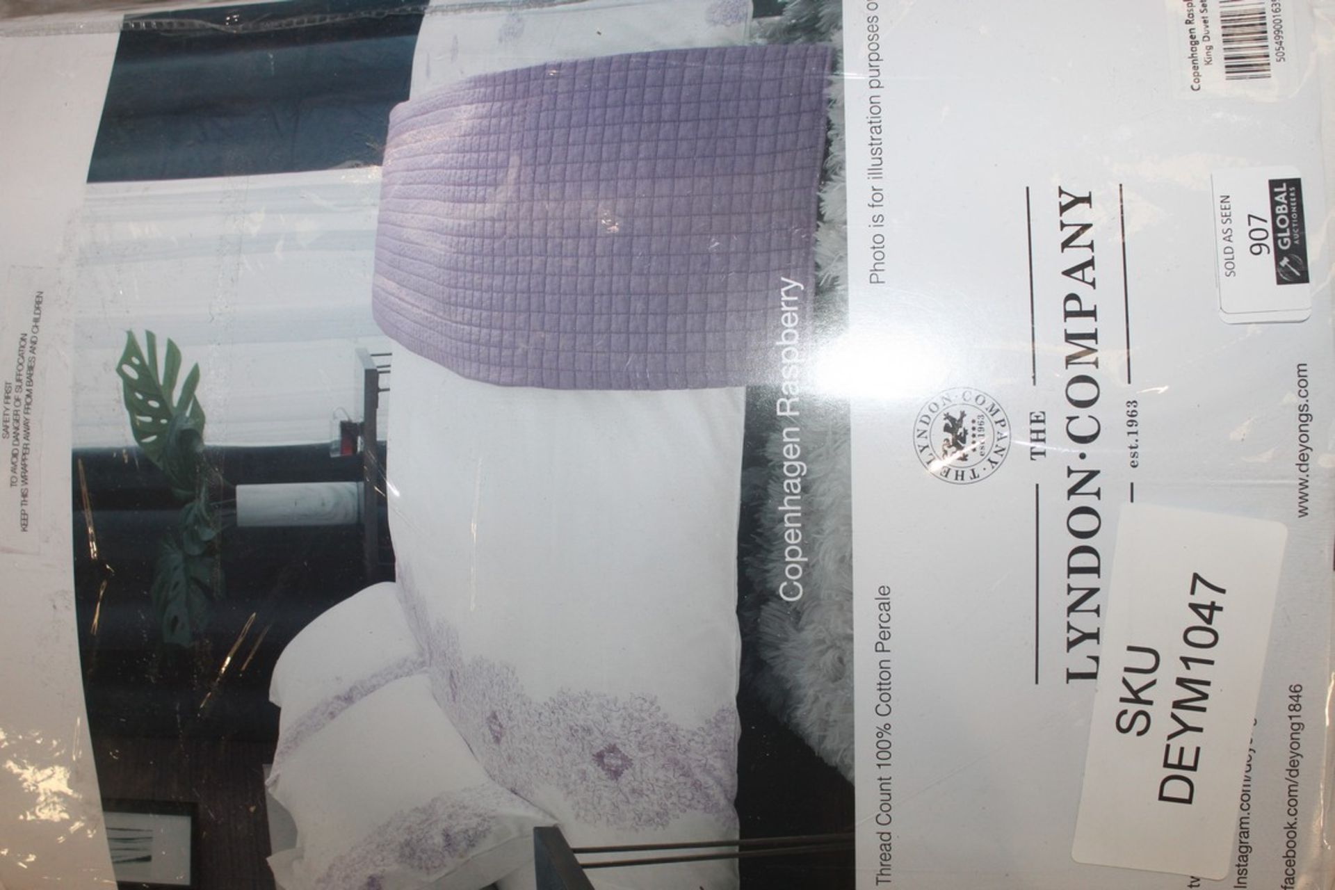 The Lyndon Company Copenhagan Raspnerry Kingsize Duvet Cover Set RRP £80 (Pictures Are For