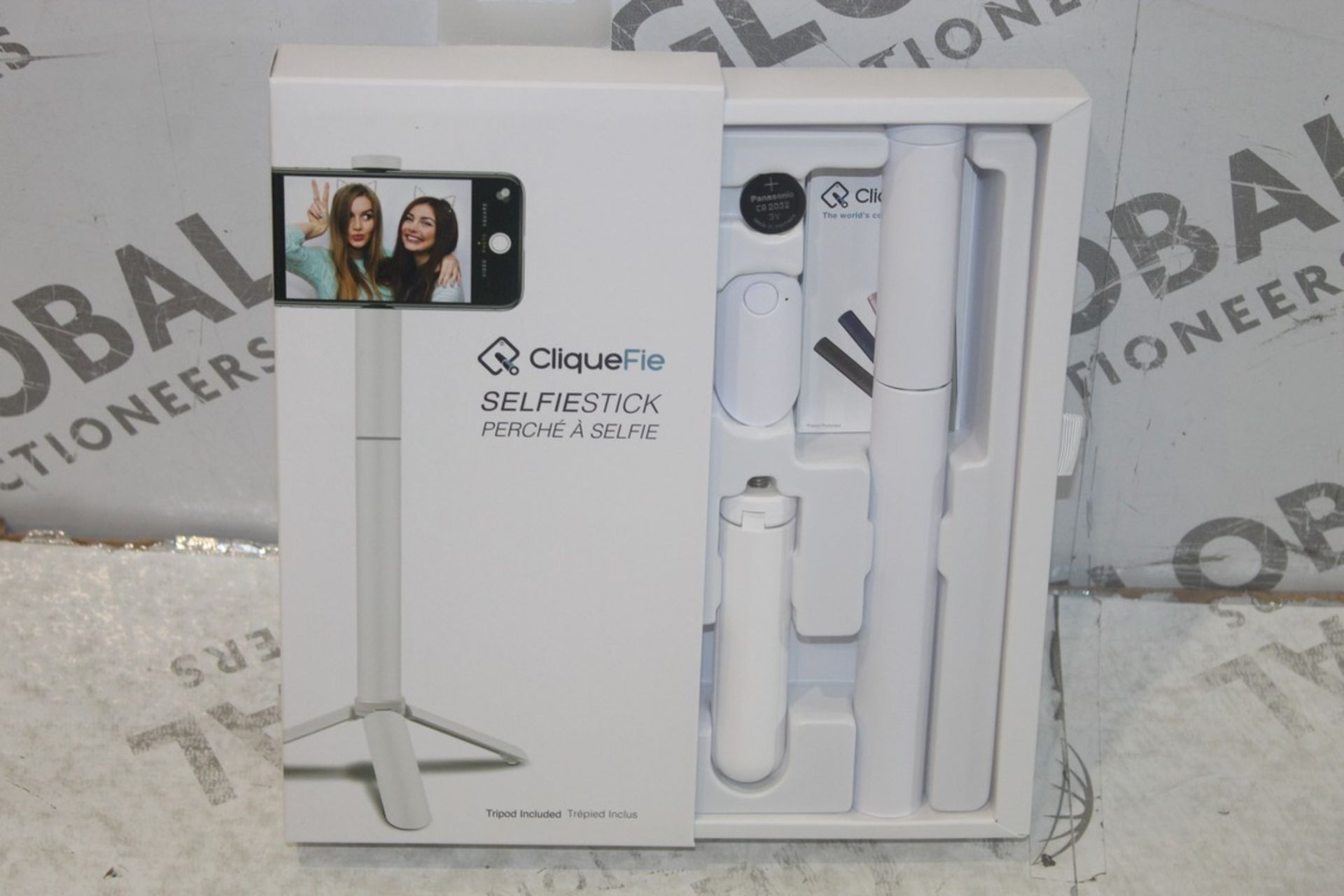 Boxed Cliquefie Selfie Sticks RRP £35 Each (Pictures Are For Illustration Purposes Only) (Appraisals