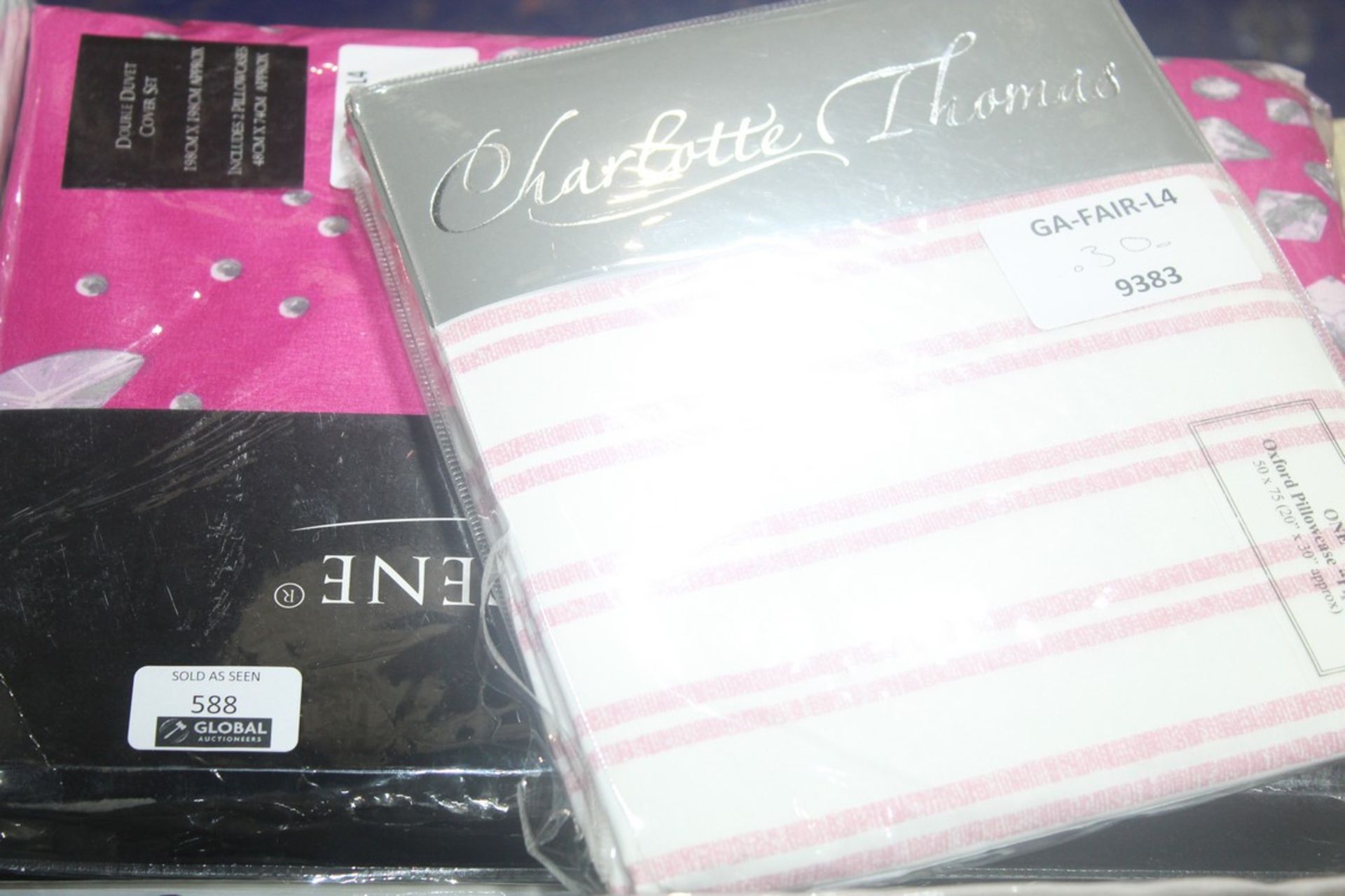 Assorted Items To Include Catherine Lansfield Duvet Set & Dreamscene Double Duvet Set in Pink &
