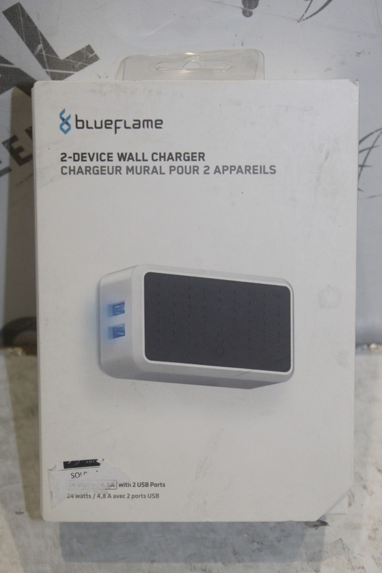 Lot To Contain 2 Boxed Twelve South Wireless Chargers Combined RRP £60 (Pictures Are For