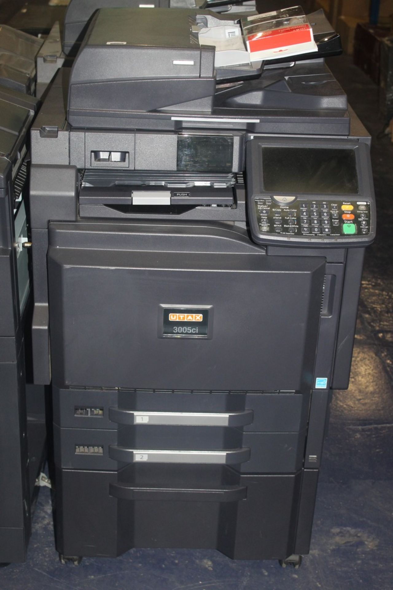 UTAX/KYOCERA 3005ci COLOUR MFP 30 pages per minute, 2 paper cassettes, A4/A3 print, copy/scan.