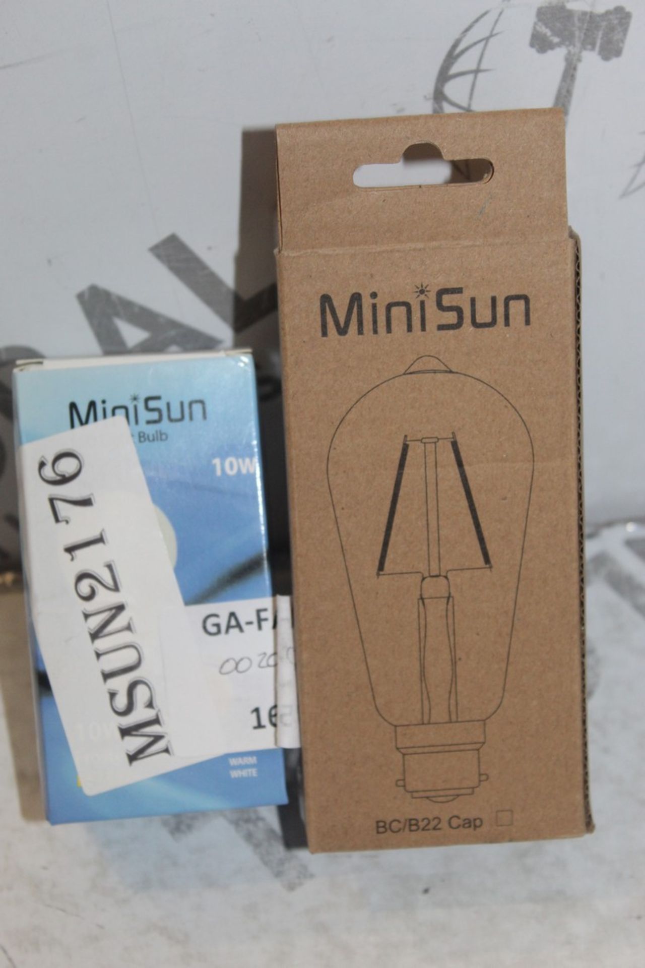 Lot to Contain 8 Assorted MiniSun Designer Twist-In Light Bulbs Combined RRP £80 (16875) (Untested