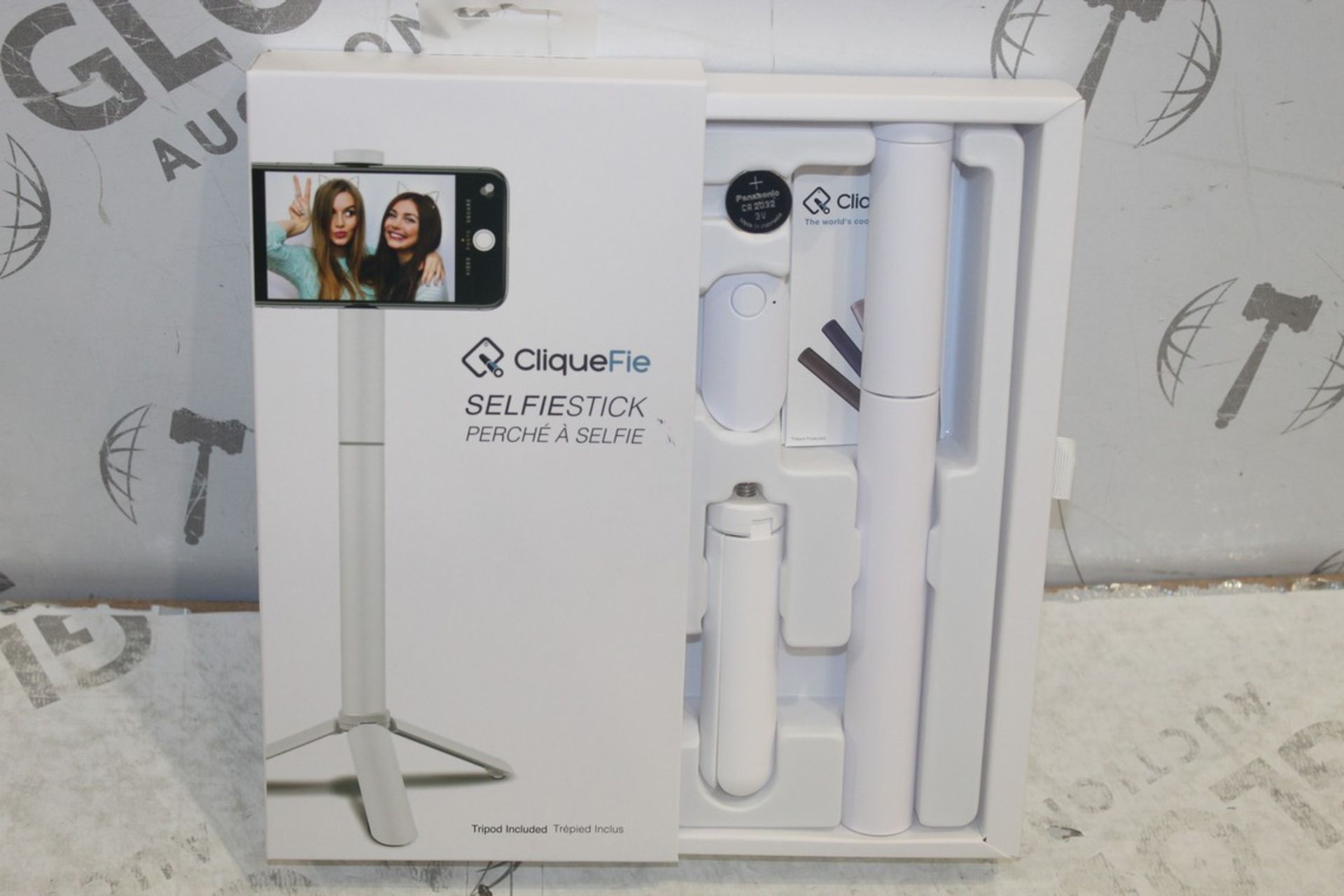 Box To Contain 6 Cliquefie Selfie Sticks Combined RRP £360 (Pictures Are For Illustration Purposes