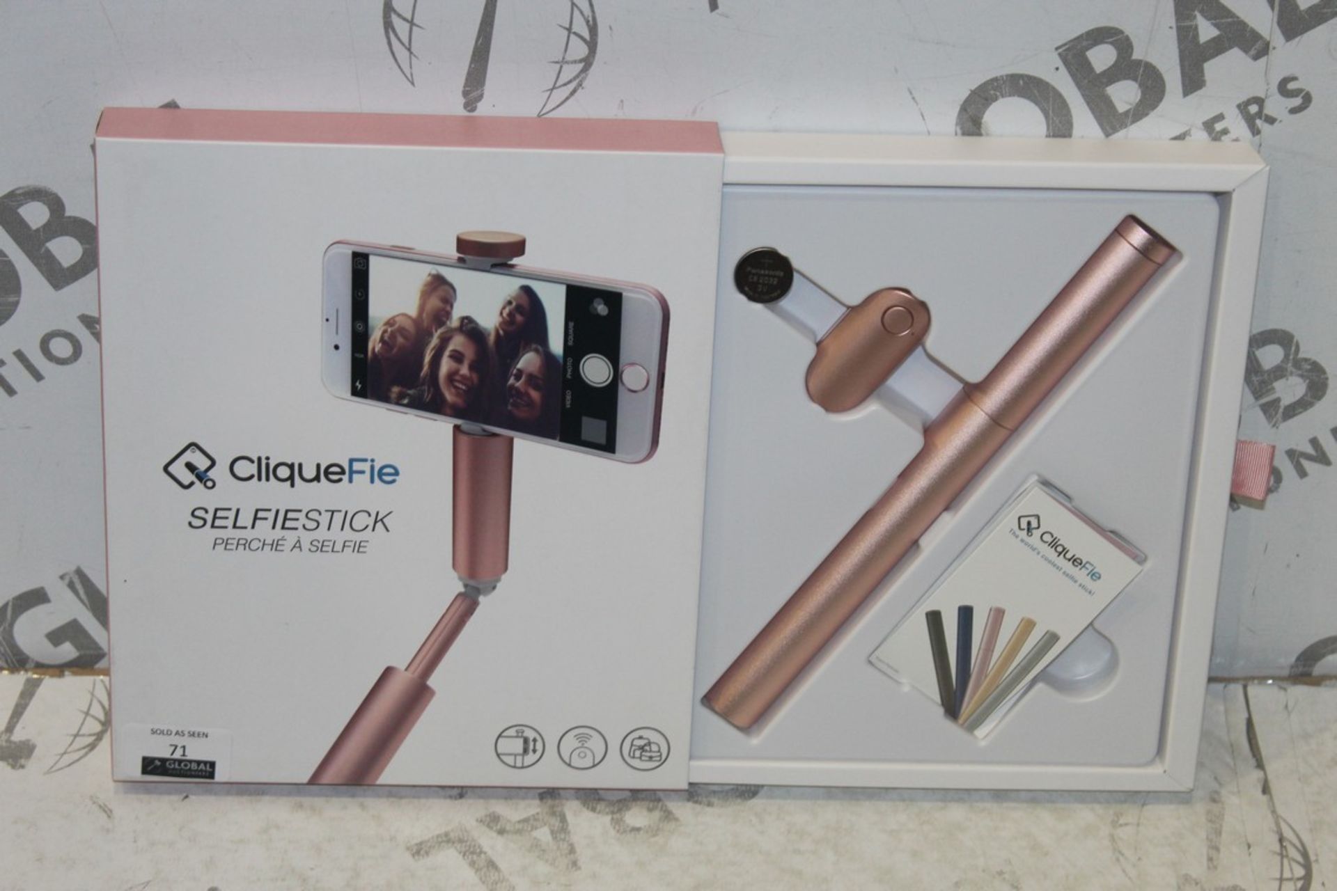 Boxed Cliquefie Selfie Stick in Rose Gold RRP £40 (Appraisals Are Available Upon Request)(Pictures