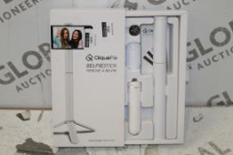 Boxed Brand New Cliquefie White Selfie Sticks RRP £40 Each (Pictures Are For Illustration Purposes