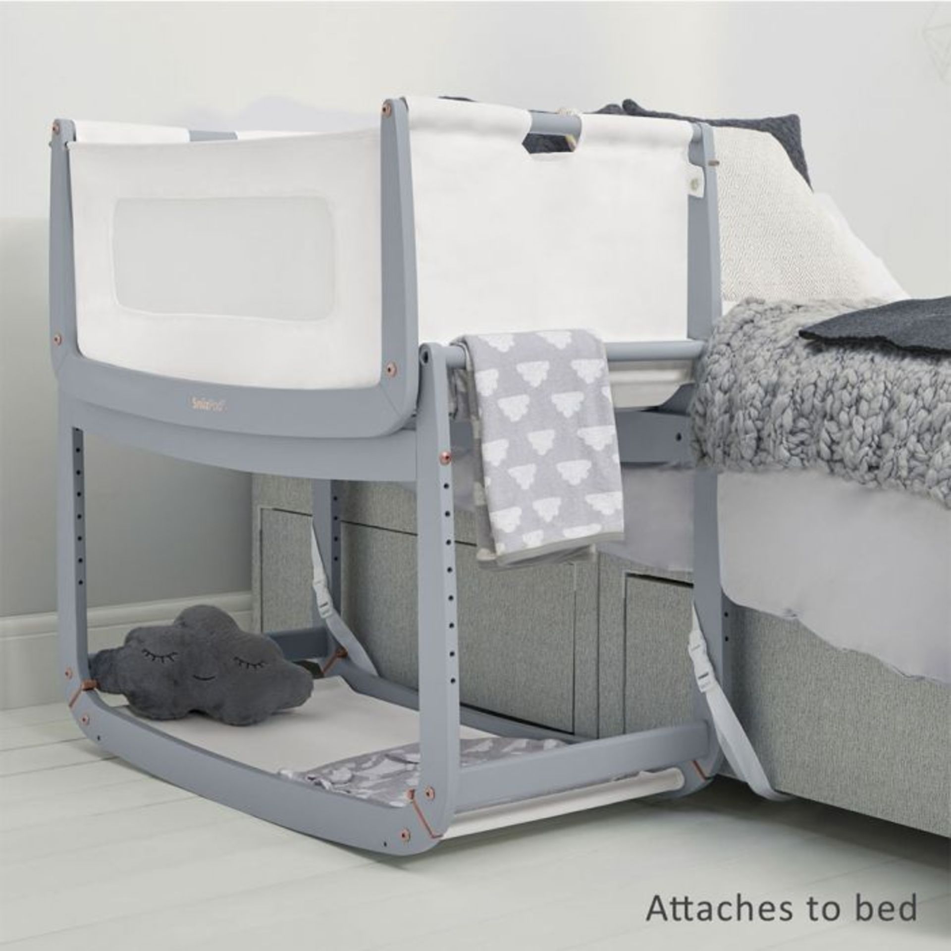 Boxed Snooz Pod 3 Bedside Crib RRP £190 (1017134) (Pictures Are For Illustration Purposes Only) (