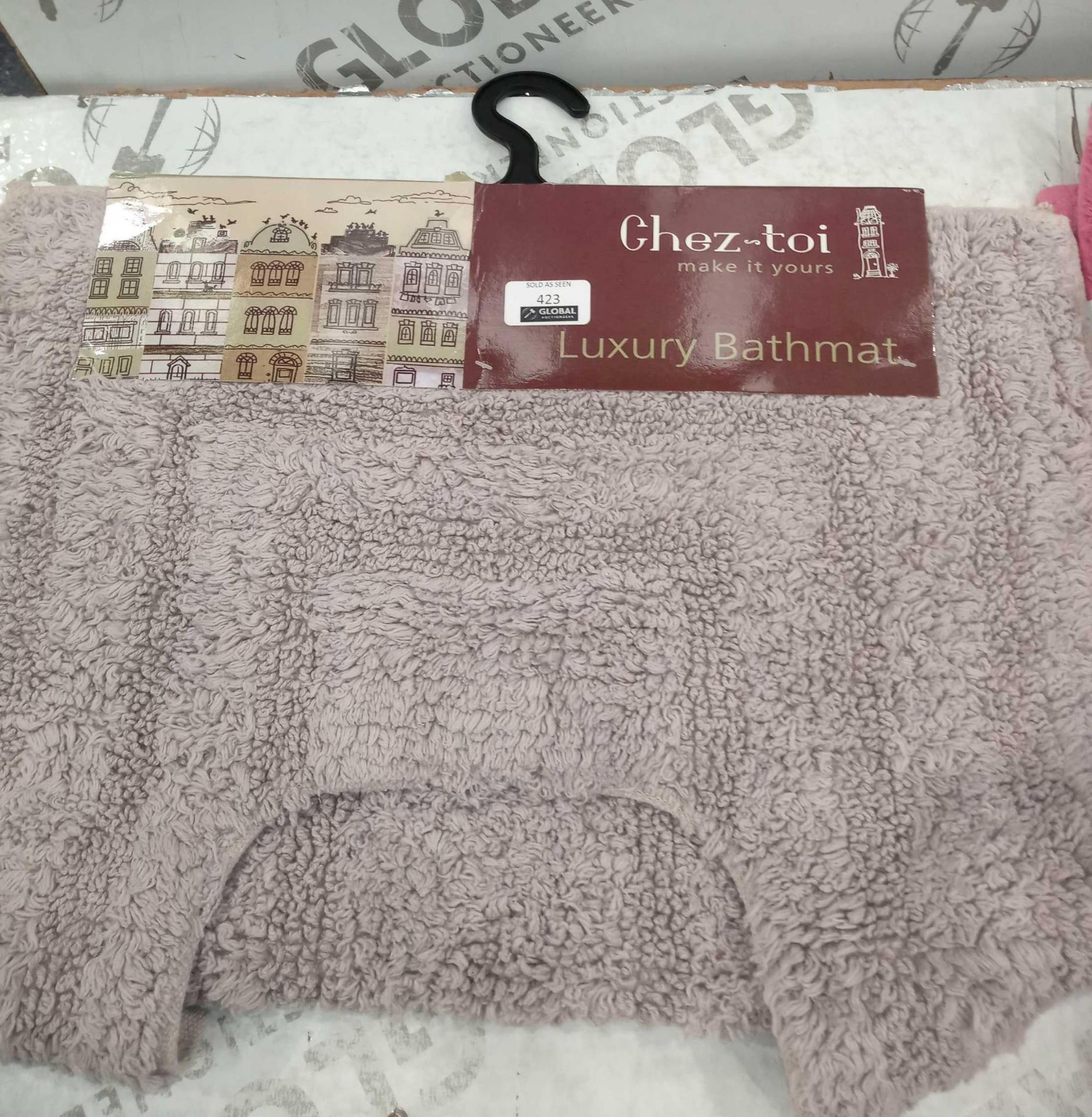 Lot to contain 2 assorted bath mats