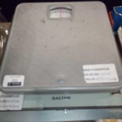 Lot to contain 3 assorted salter scales