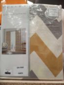 Lot to contain 2 Fusion zigzag pattern curtains