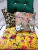 Lot To.Contain 4 Assorted Designer Scatter Cushions