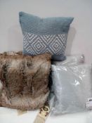 Rrp £25-£30 Each 5 Assorted Scatter Cushions