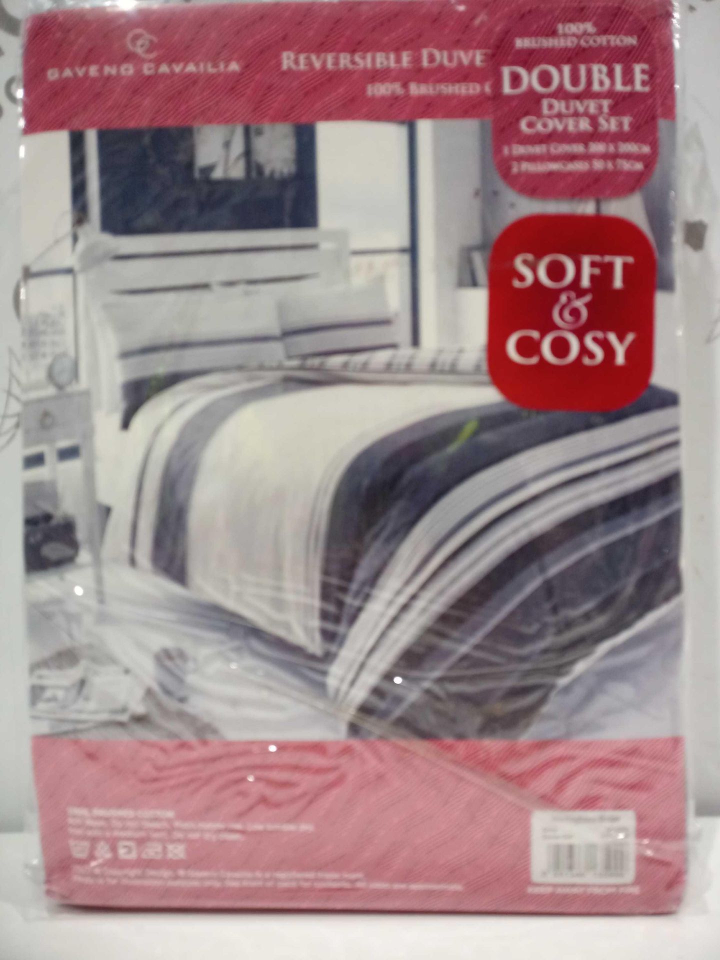 Rrp £70 Lot To Contain 2 Assorted Duvets