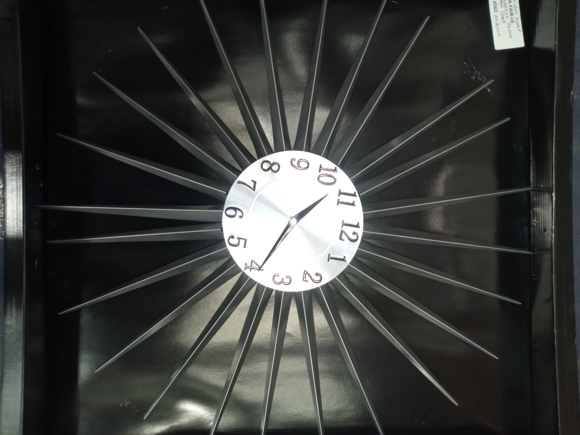 Boxed Wildon Home Oversized Wall Clock Rrp £70 (14562)(Appraisals Are Available Upon Request) (