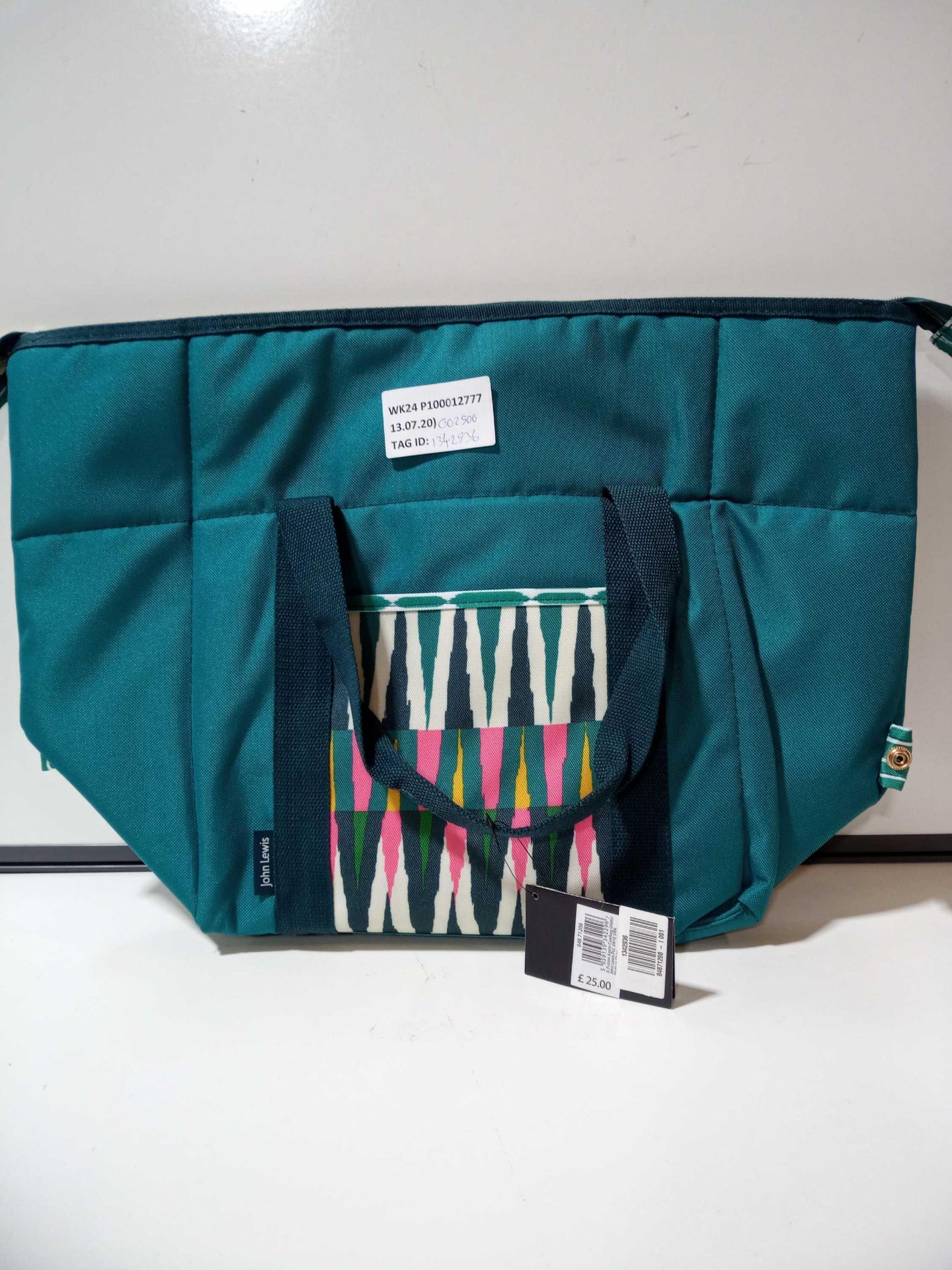 RRP £40 To £45 Each Assorted John Lewis And Partners Travelling Bags And Picnic Bags - Image 2 of 3
