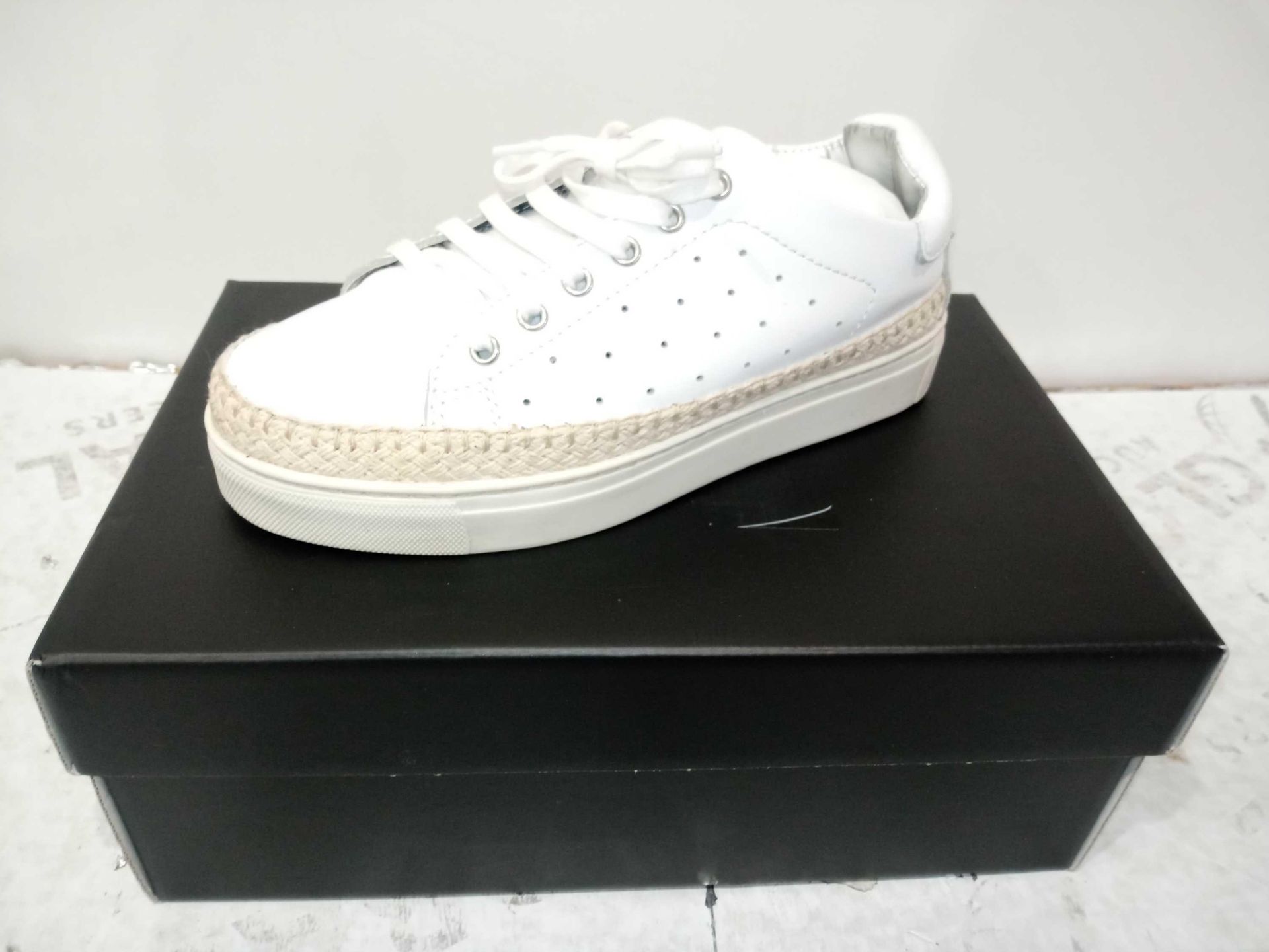 RRP £50 Boxed John Lewis And Partners Edna White Leather Size 3 Ladies Lace-Up Sneakers