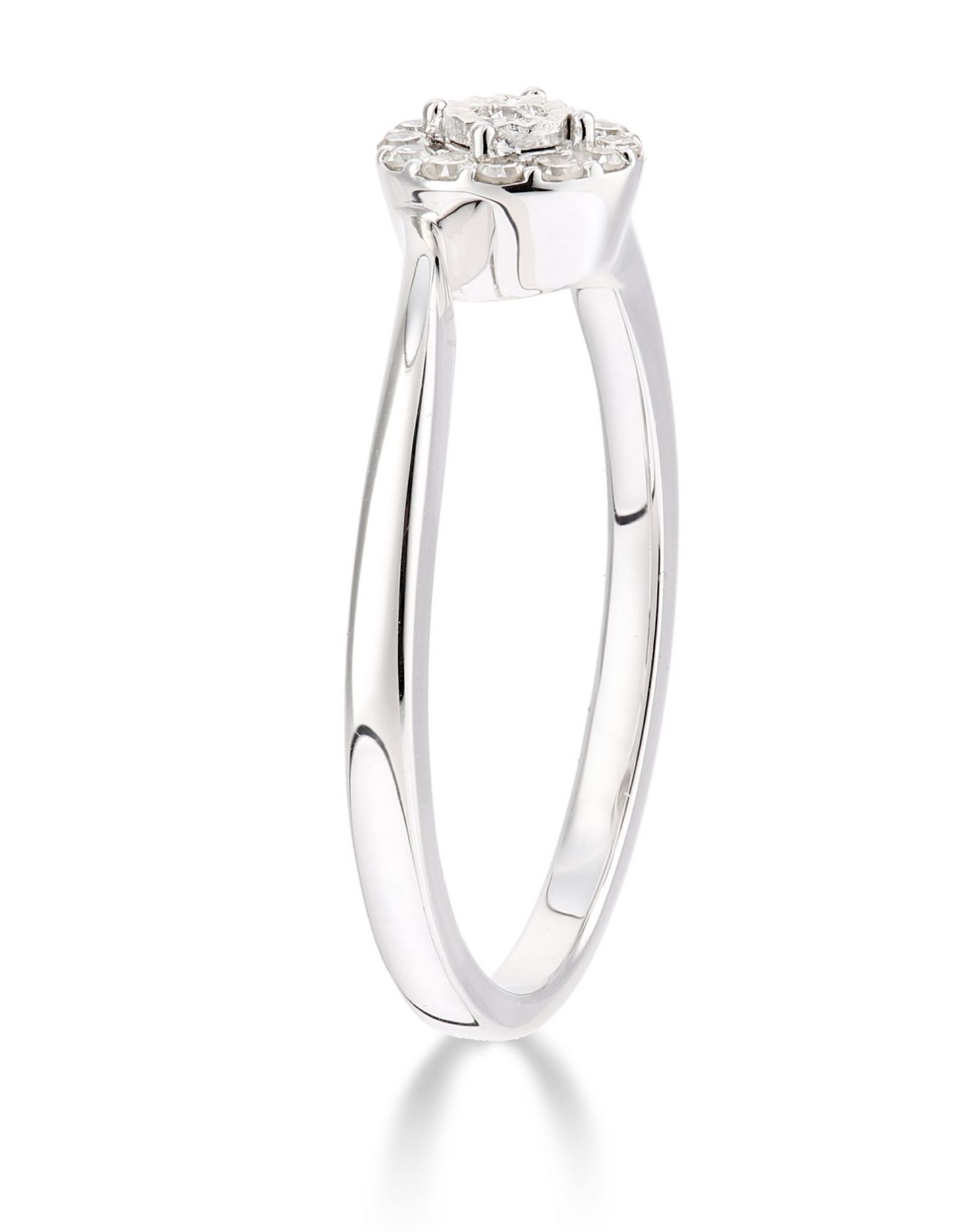 RRP £550 White Gold Diamond Ring with subtle twist Size K (UR4362B) - Image 2 of 3