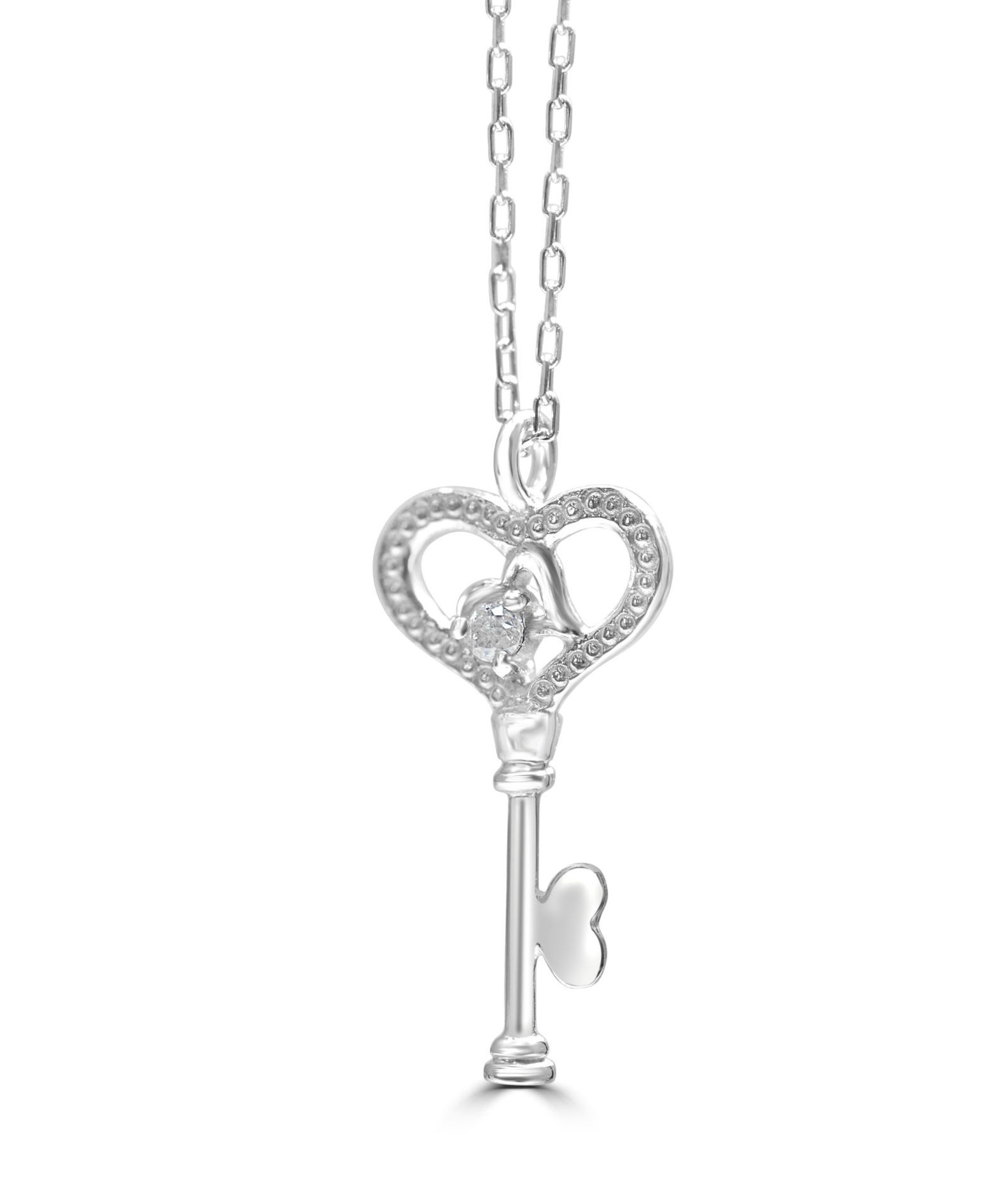 RRP £250 Diamond Pendant Key in 9ct White Gold with 16inch chain (sa-1368740) - Image 2 of 3