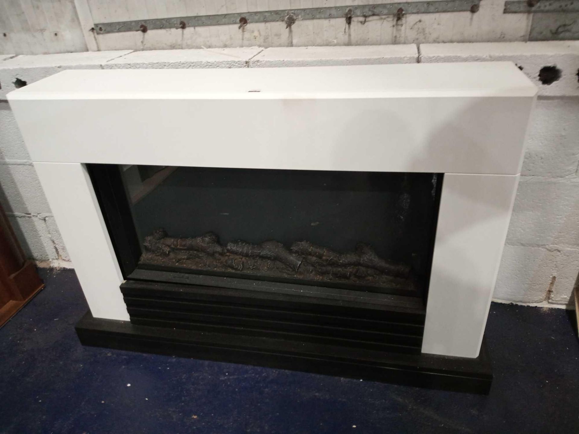 RRP £400 Unboxed Designer White Eclectic Fire - Image 2 of 2