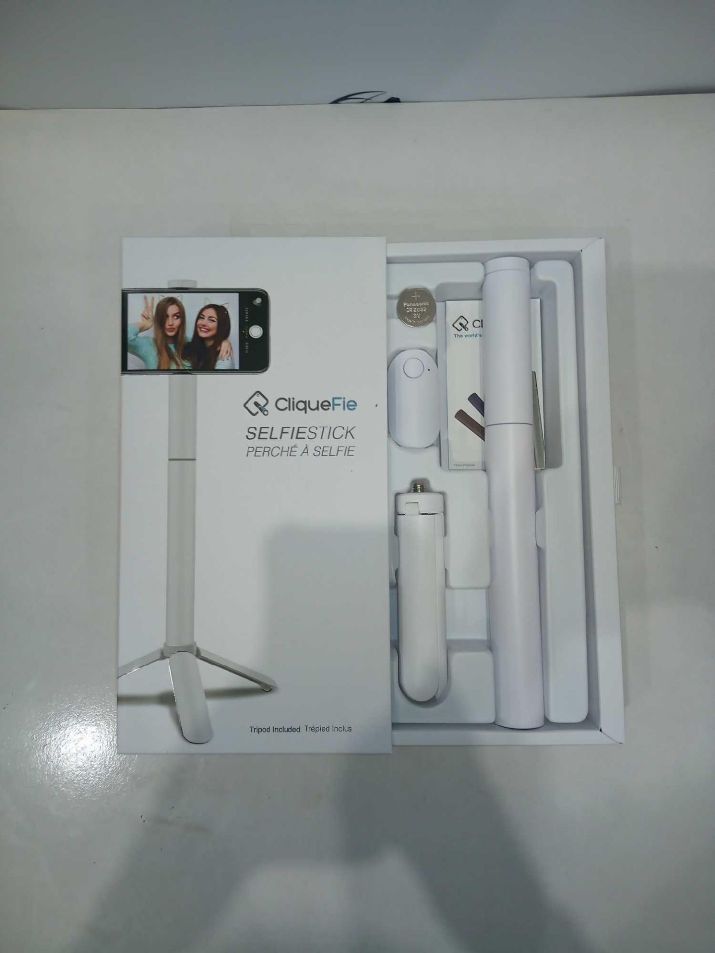 RRP £300 Cliquefie Selfie Sticks