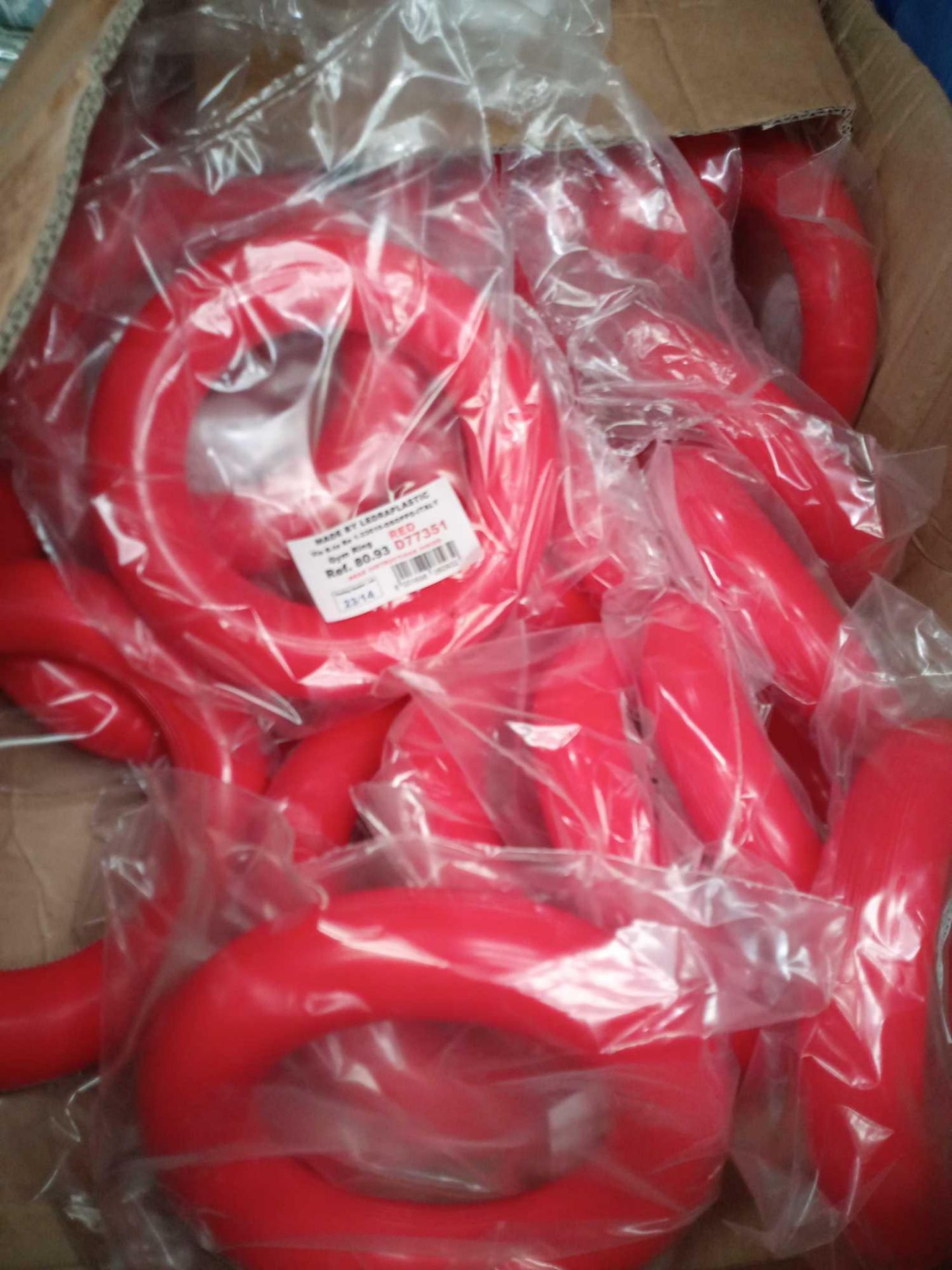 Rrp £75 Lot To Contain 25 Red Gym Rings