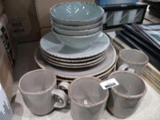 Rrp £100 Designer 16Piece Dinner Ware Set