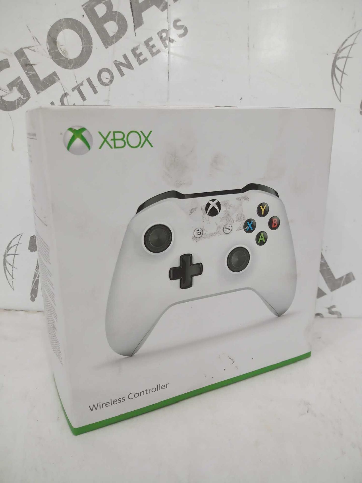 RRP £80 Boxed White Xbox One Wireless Controller