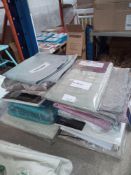 Rrp £200 Lot To Contain Assorted Pillowcases