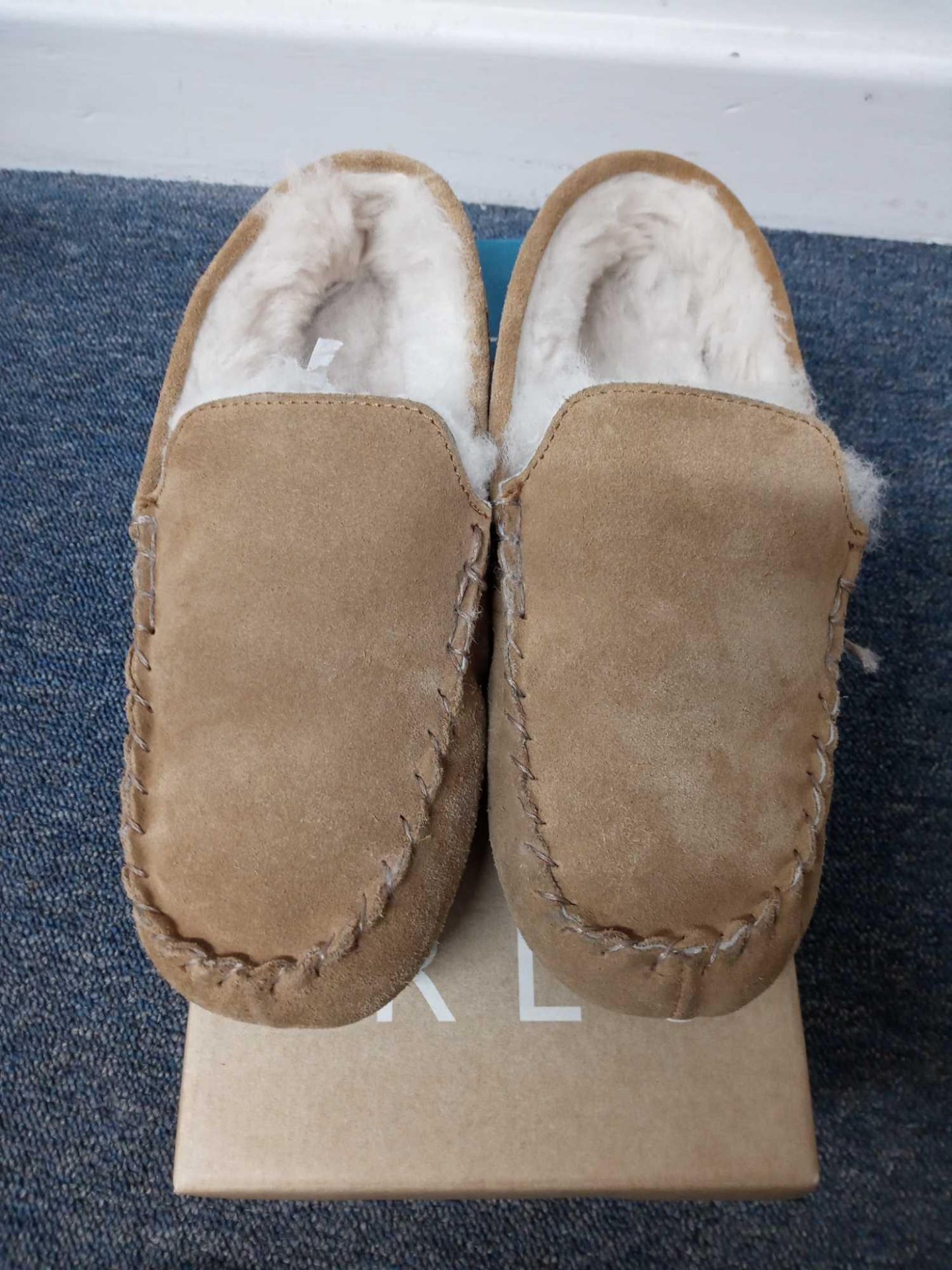 RRP £35 John Lewis And Partners Childrens Suede Moccasin Slippers Size 3 (1487208)