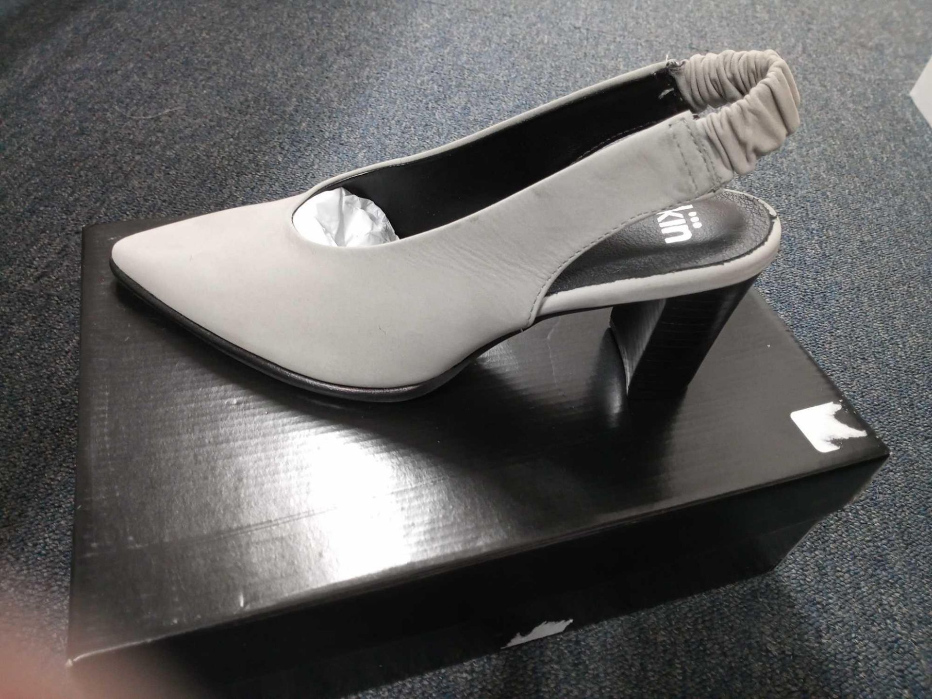Ladies Kin Grey Heeled Sling Back Shoe Size 38 (5) (1425703)(Appraisals Available Upon Request) (Pic - Image 2 of 3