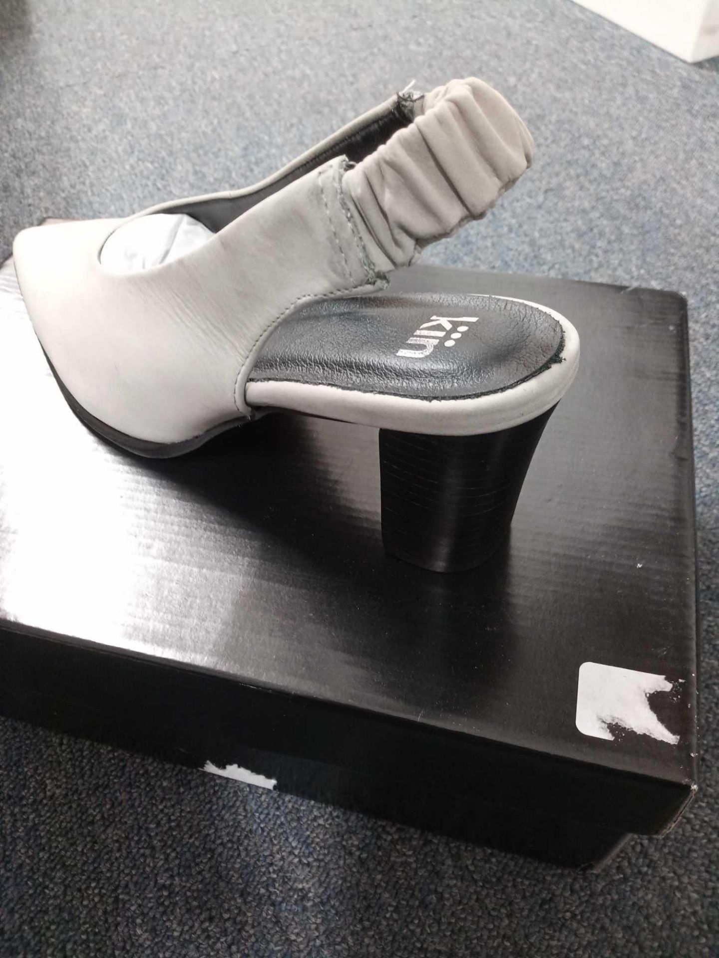 Ladies Kin Grey Heeled Sling Back Shoe Size 38 (5) (1425703)(Appraisals Available Upon Request) (Pic - Image 3 of 3