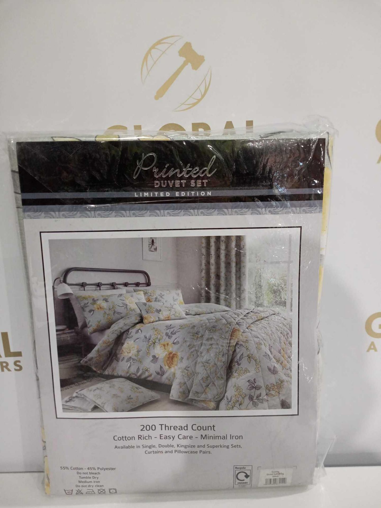 Rrp £170 Lot To Contain 4 Assorted King-Size Duvet Sets Include A Dream Scene Billy Geometric Grey D - Image 3 of 5