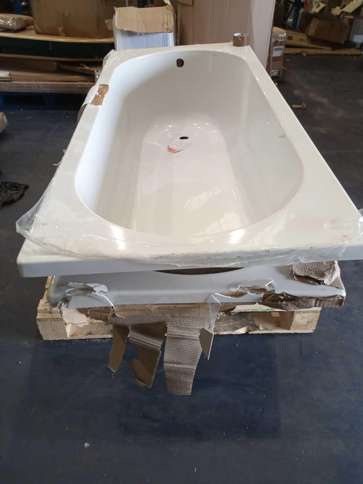 Pallet To Contain 2 White Designer Bath Tubs - Image 2 of 3