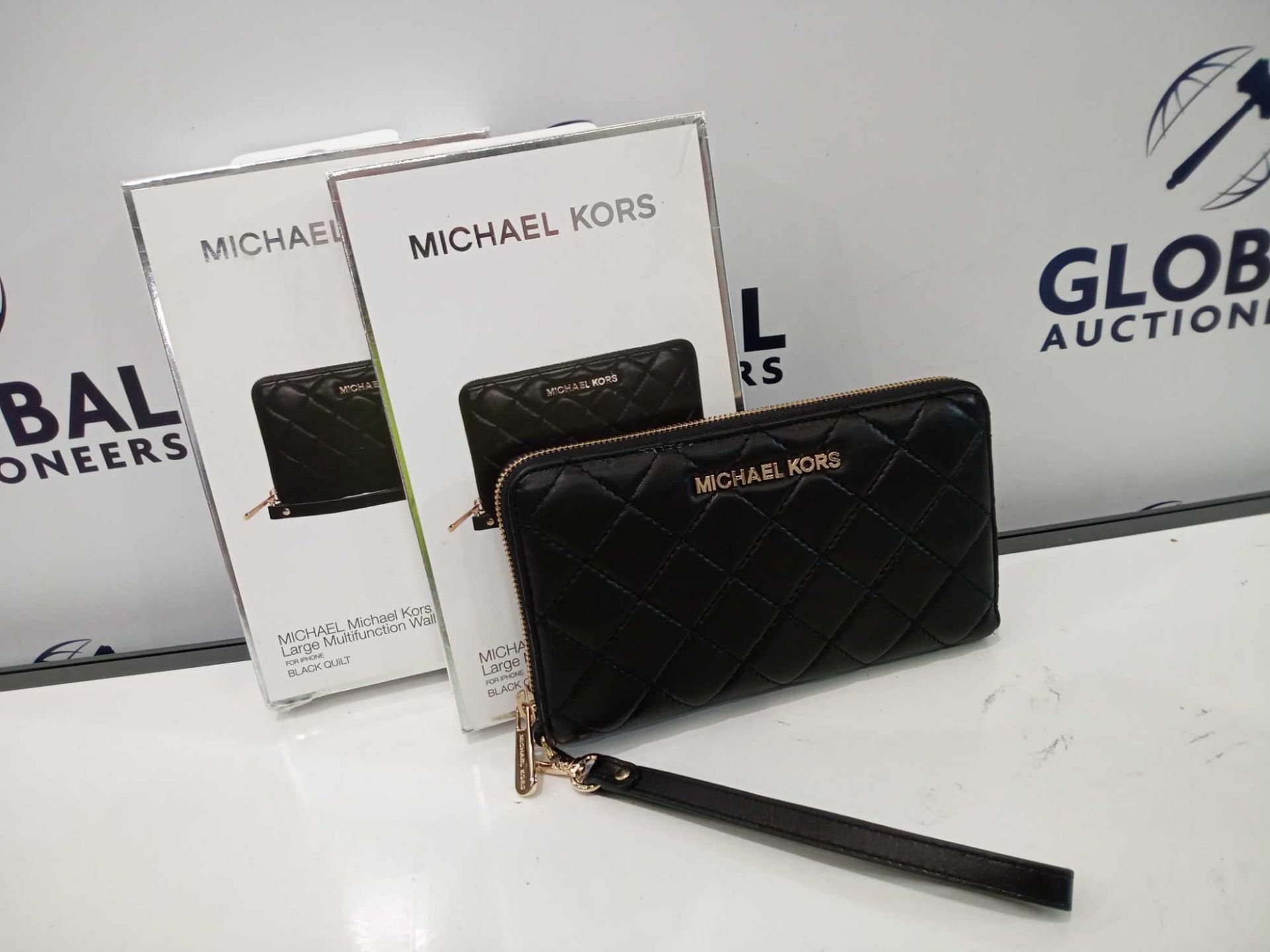 RRP £50 Boxed Michael Kors Ladies Large Multifunction Black Quilt Wallet For Iphone