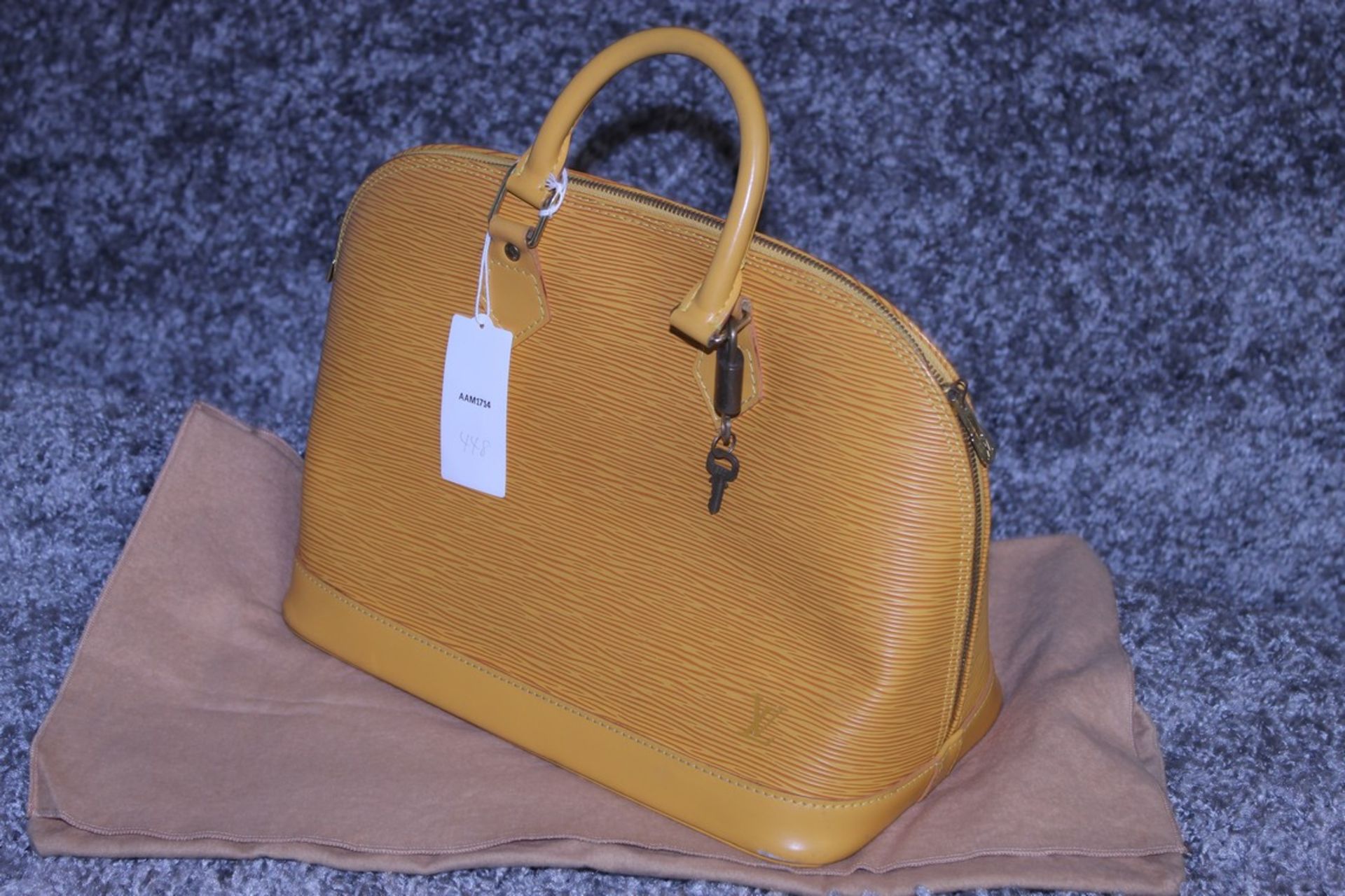 RRP £1,700 Louis Vuitton Alma Handbag - Image 3 of 4