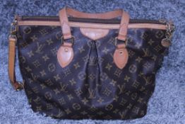 RRP £1,900 Louis Vuitton Saumur Shoulder Bag