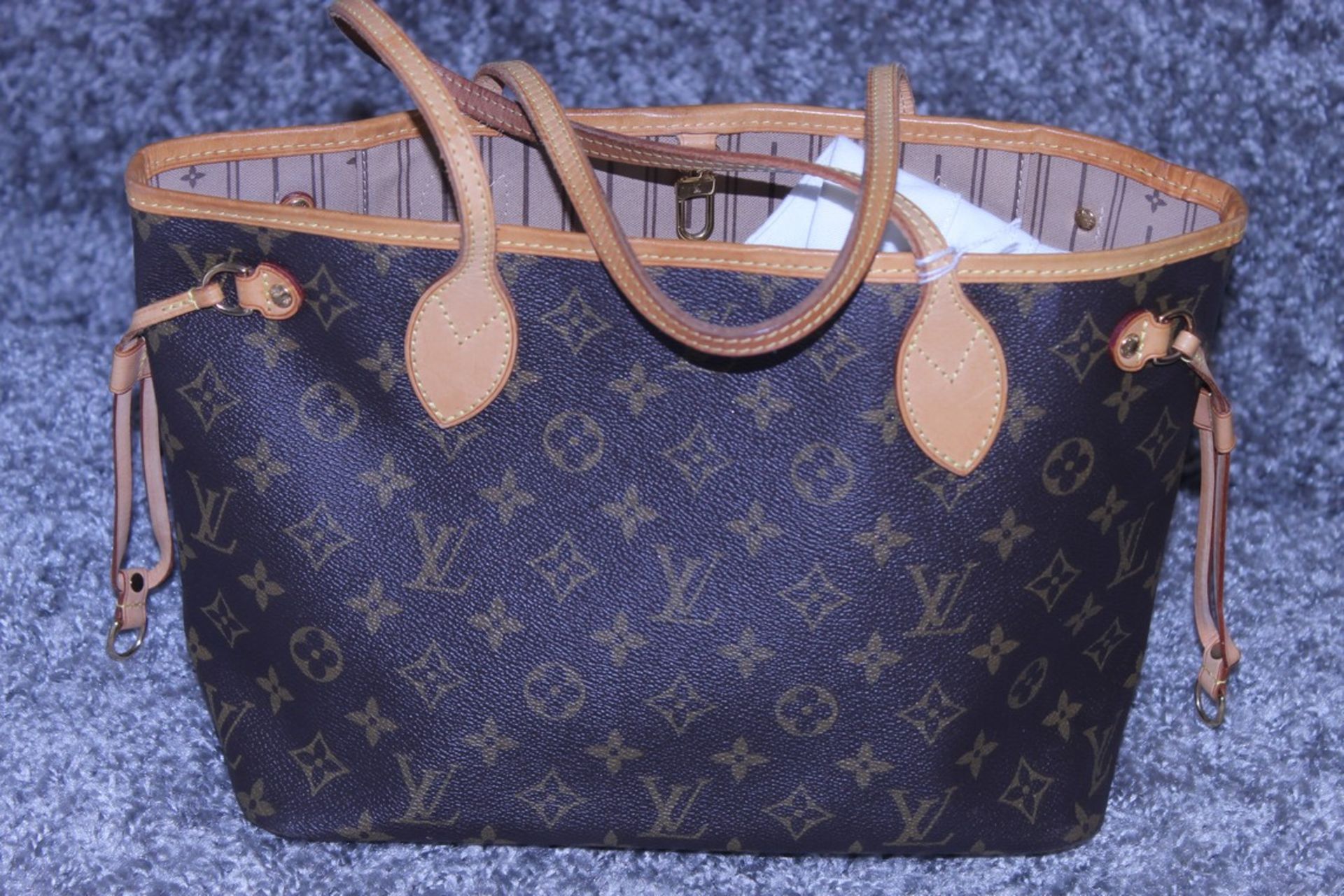 RRP £1,920 Louis Vuitton Neverfull Shoulder Bag - Image 2 of 5
