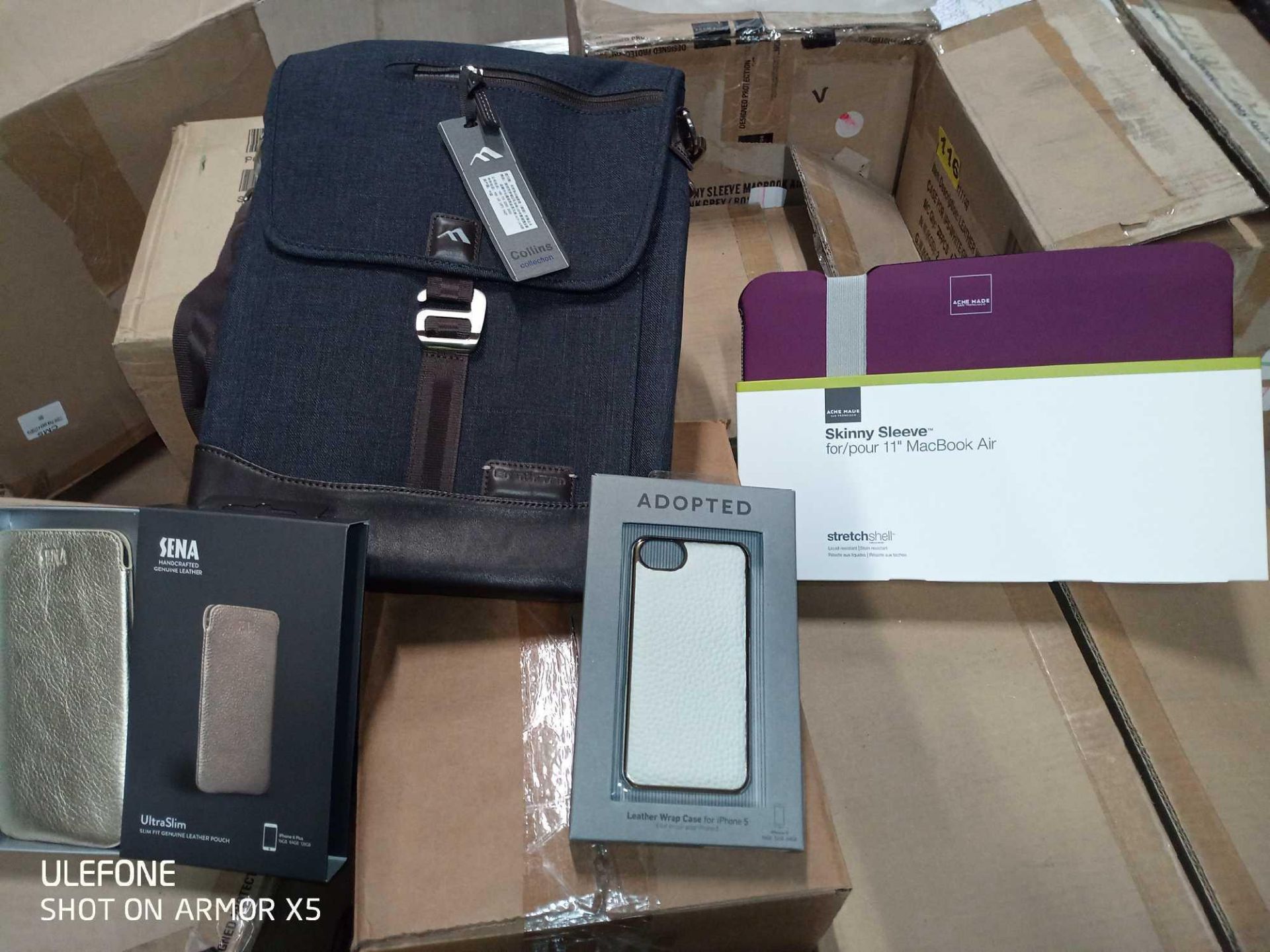 RRP £4825 Pallet To Contain Approximately 850 Brand New Phone Accessories Perfect For Market Trading - Image 2 of 5